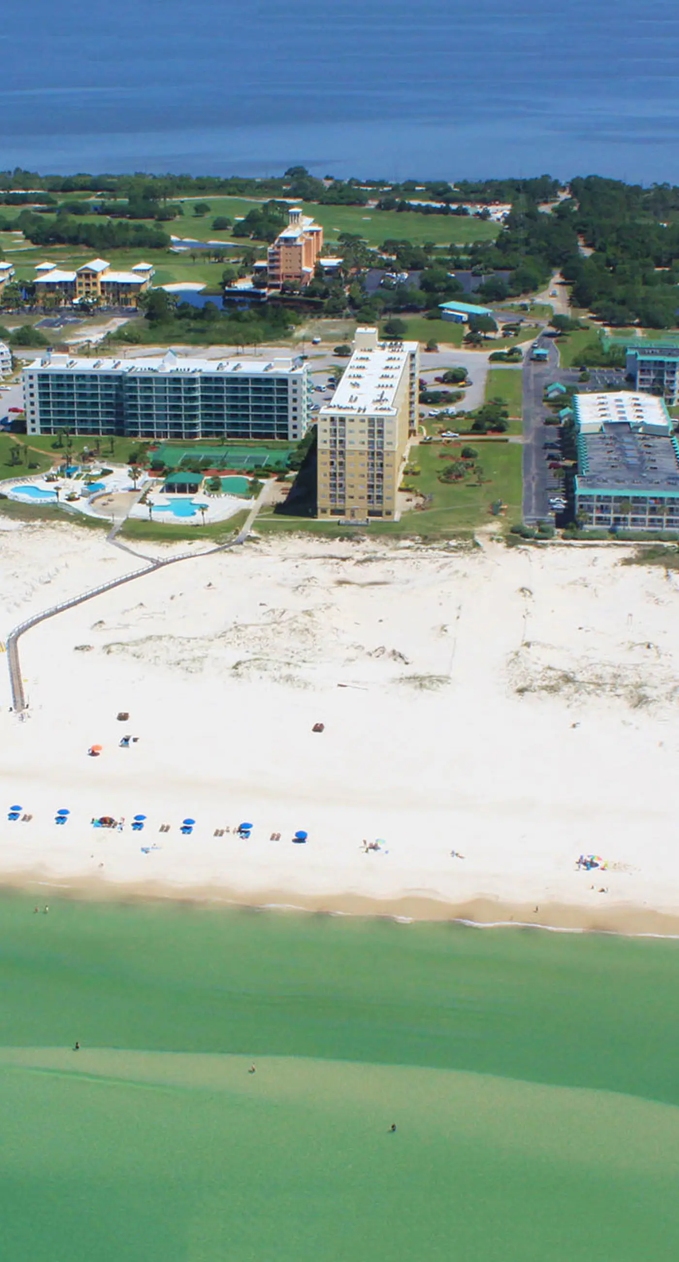 Waterfront condo with shared pool & hot tub - walk to the beach