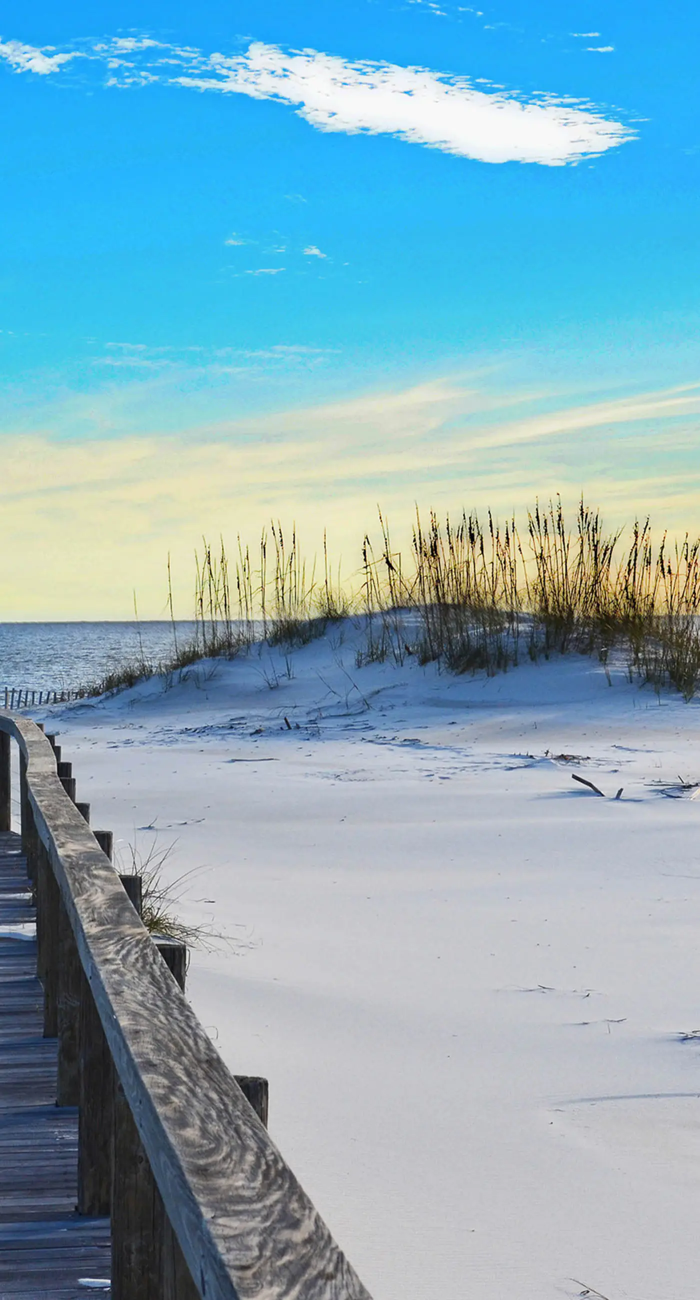 Waterfront condo with shared pool & hot tub - walk to the beach