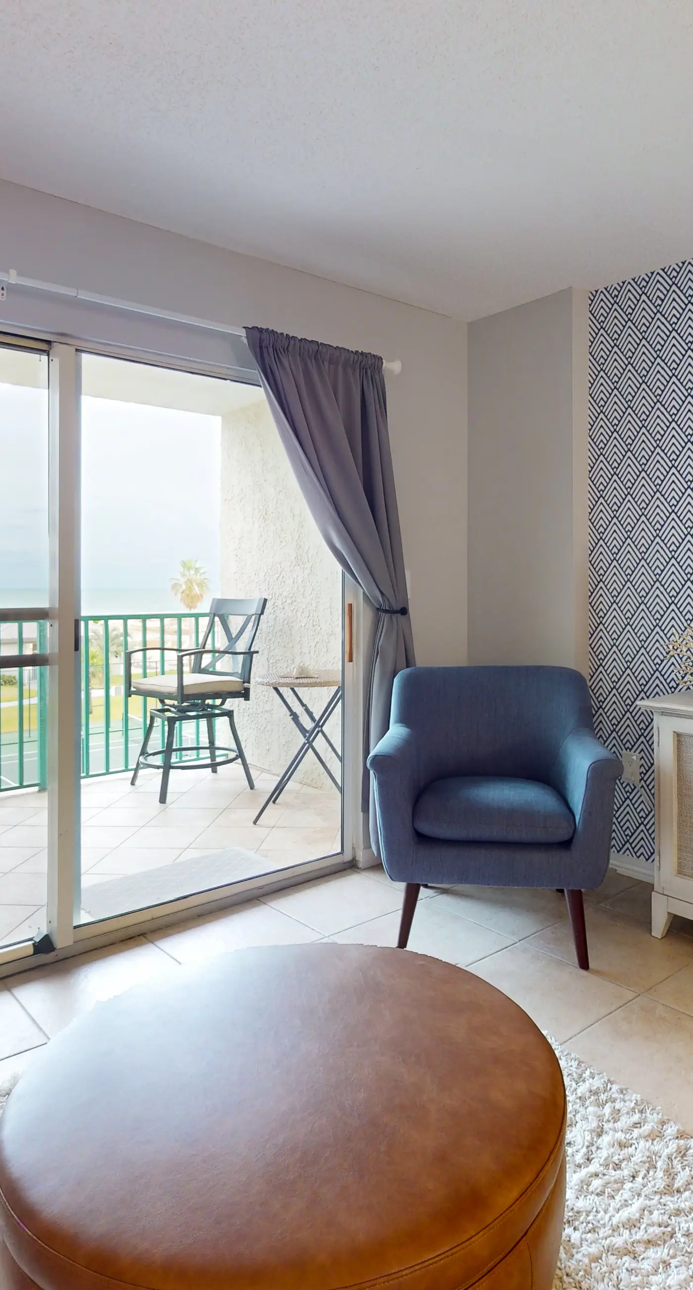 Waterfront condo with shared pool & hot tub - walk to dining & beach