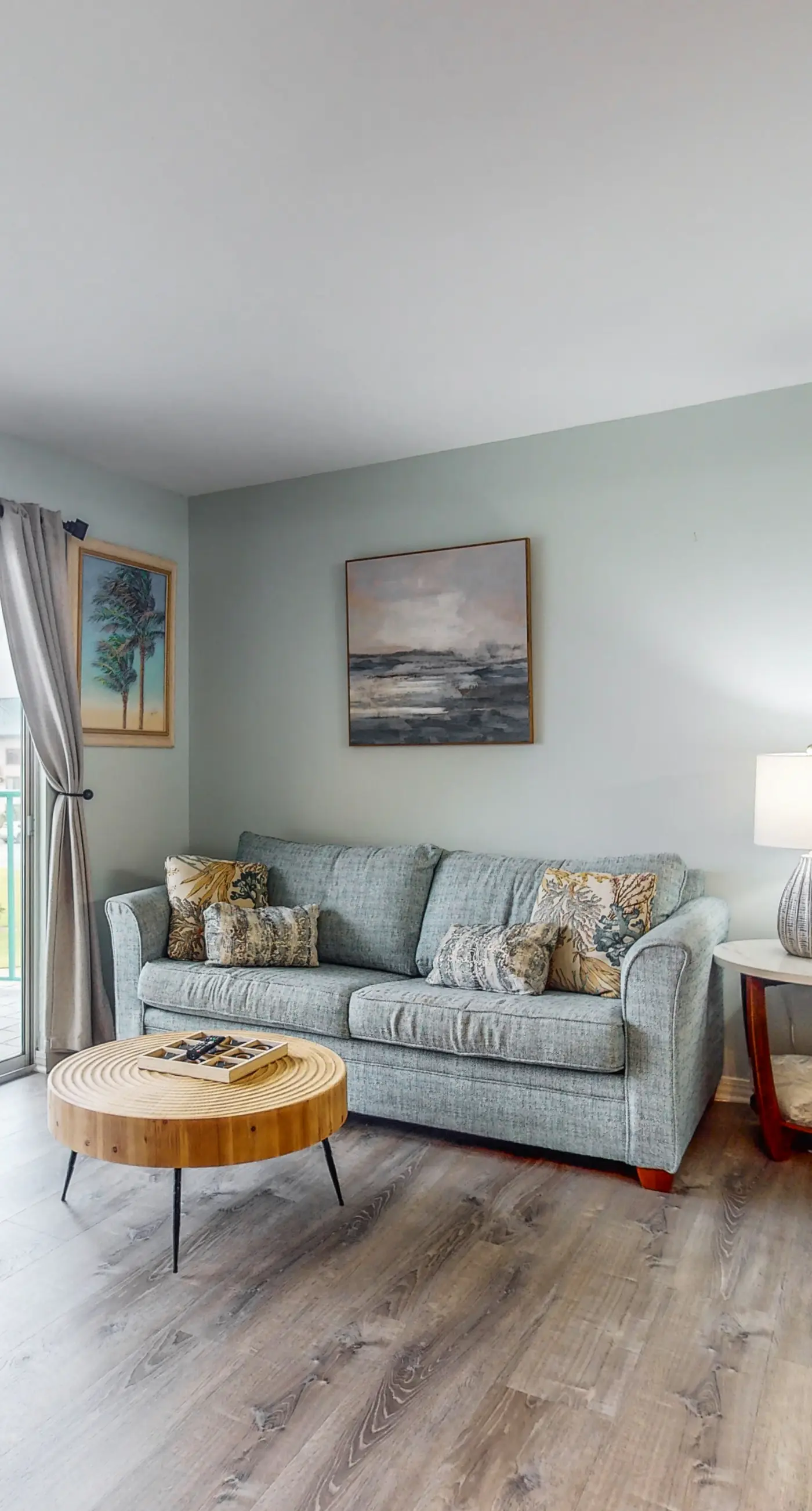Waterfront condo with shared pool & hot tub - near dining & the beach