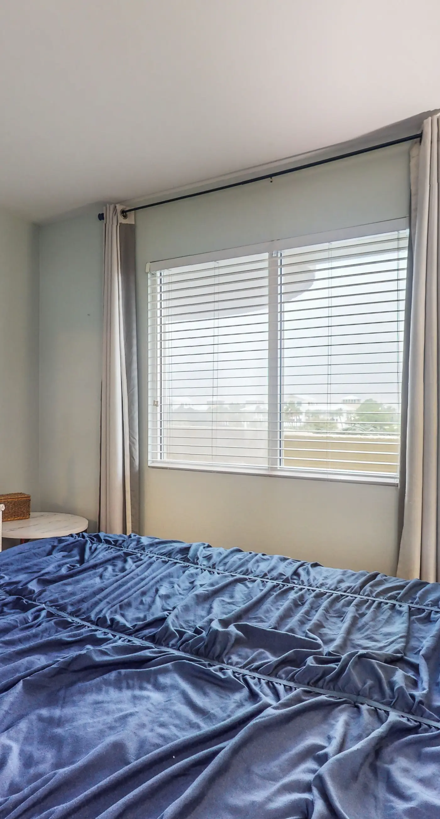 Waterfront condo with shared pool & hot tub - near dining & the beach