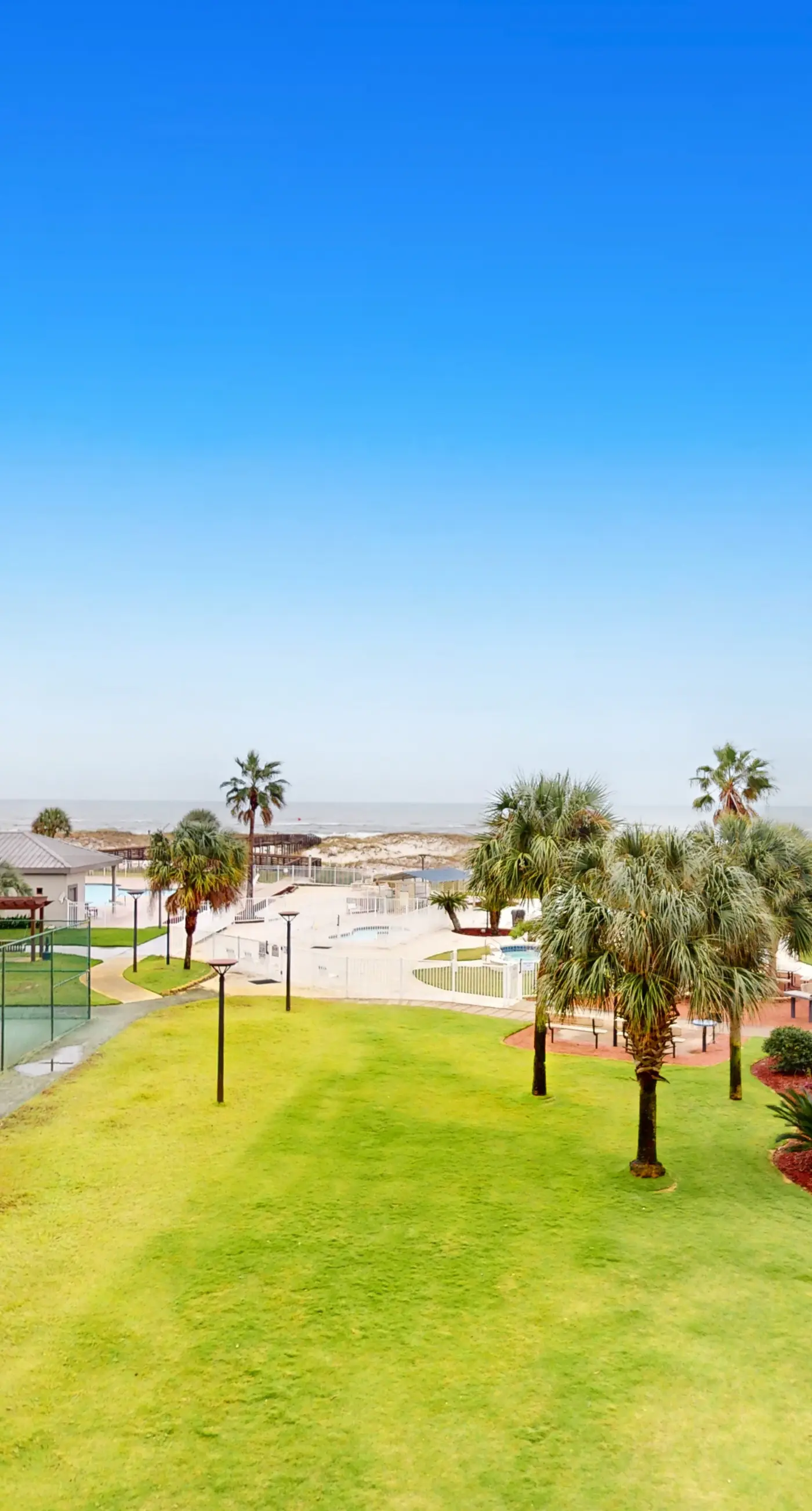 Waterfront condo with shared pool & hot tub - near dining & the beach