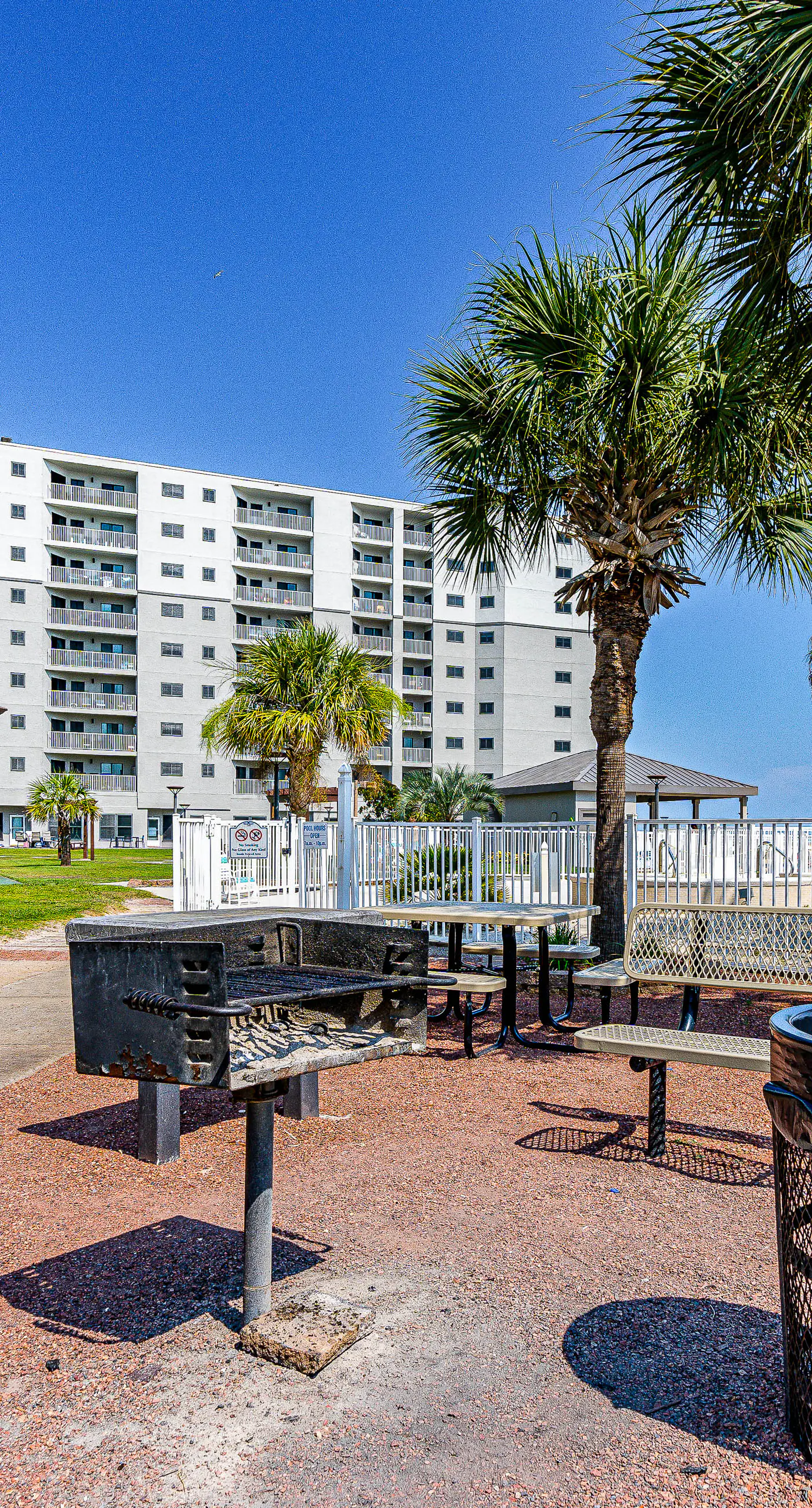 Waterfront condo with shared pool & hot tub - near dining & the beach