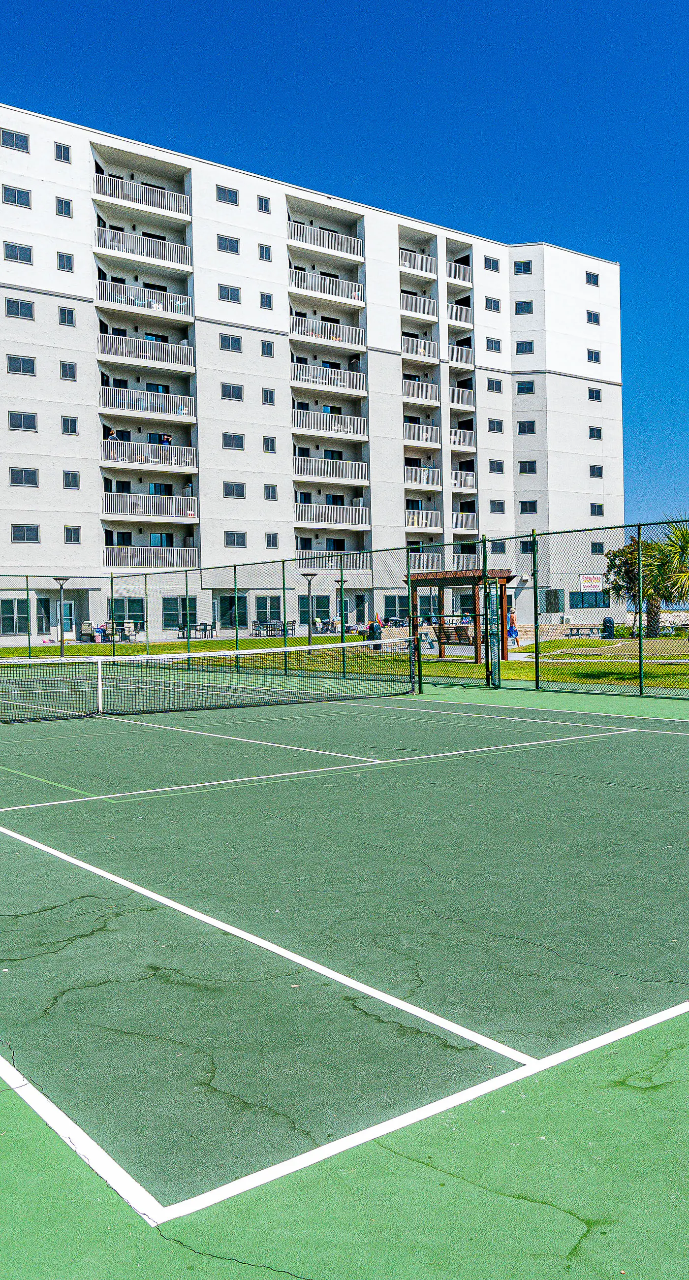Waterfront condo with shared pool & hot tub - near dining & the beach