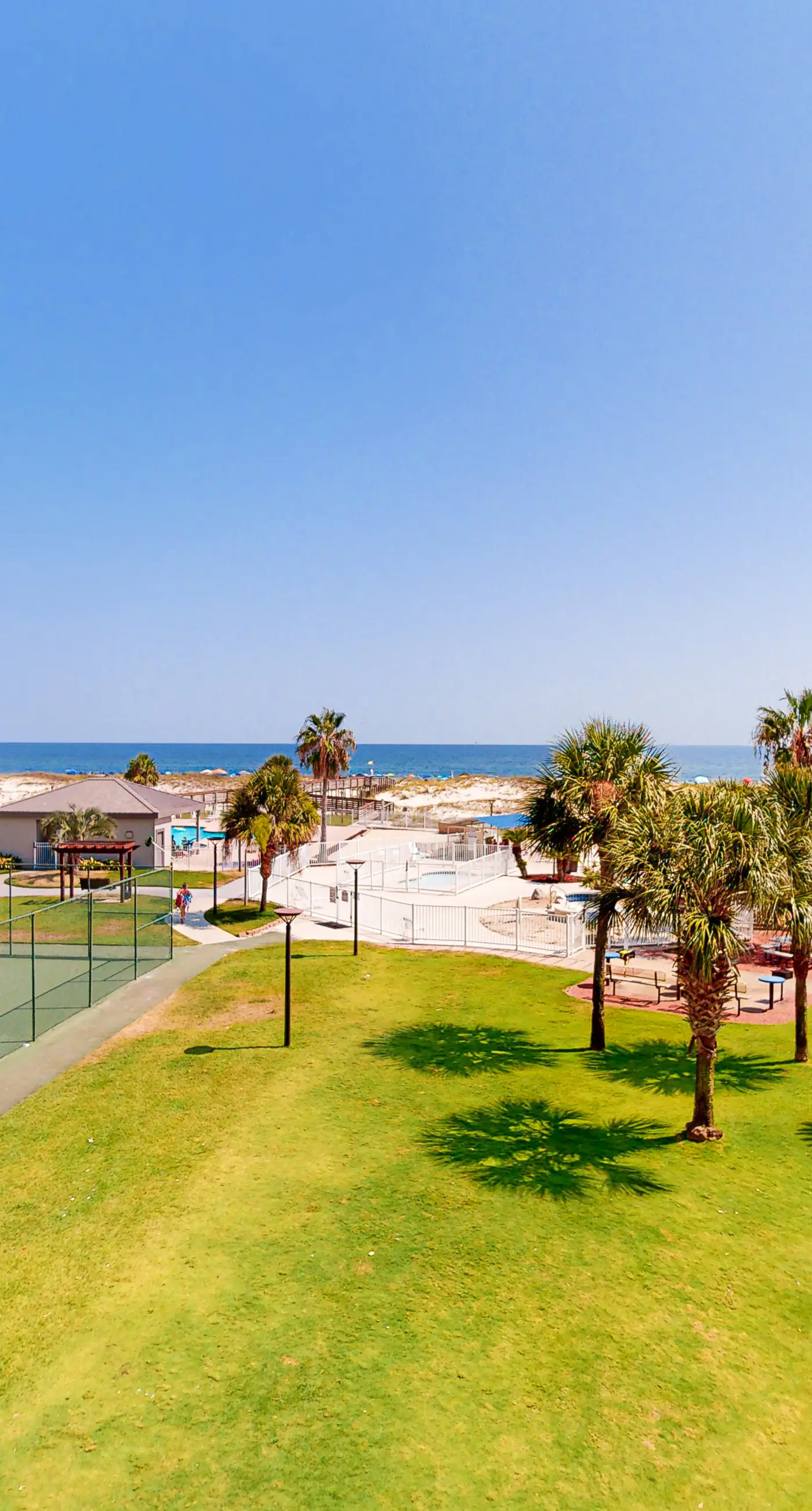 Waterfront condo with shared pool & hot tub - near dining & the beach