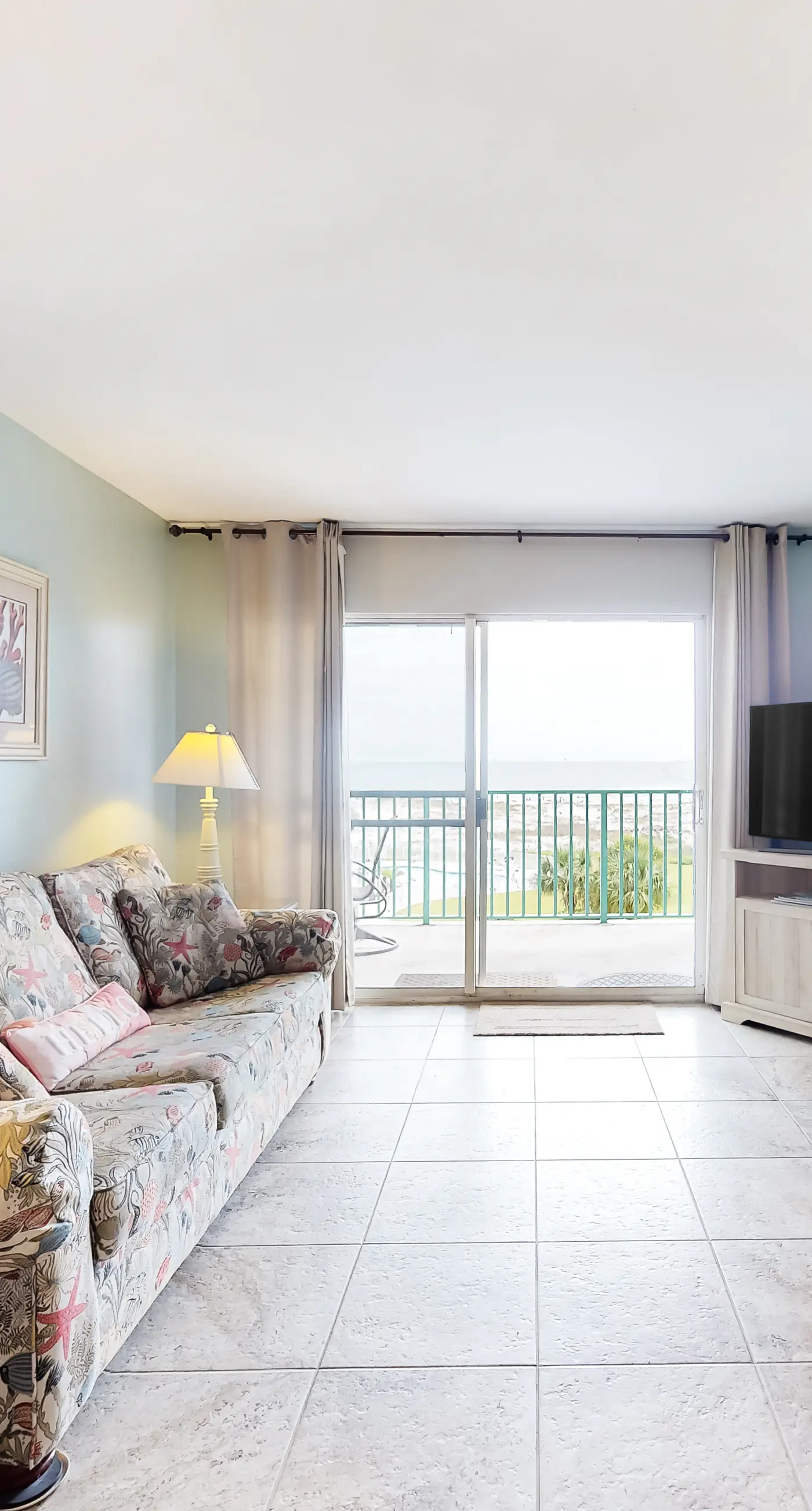 Waterfront Plantation Palms condo with shared pool & hot tub, walk to beach