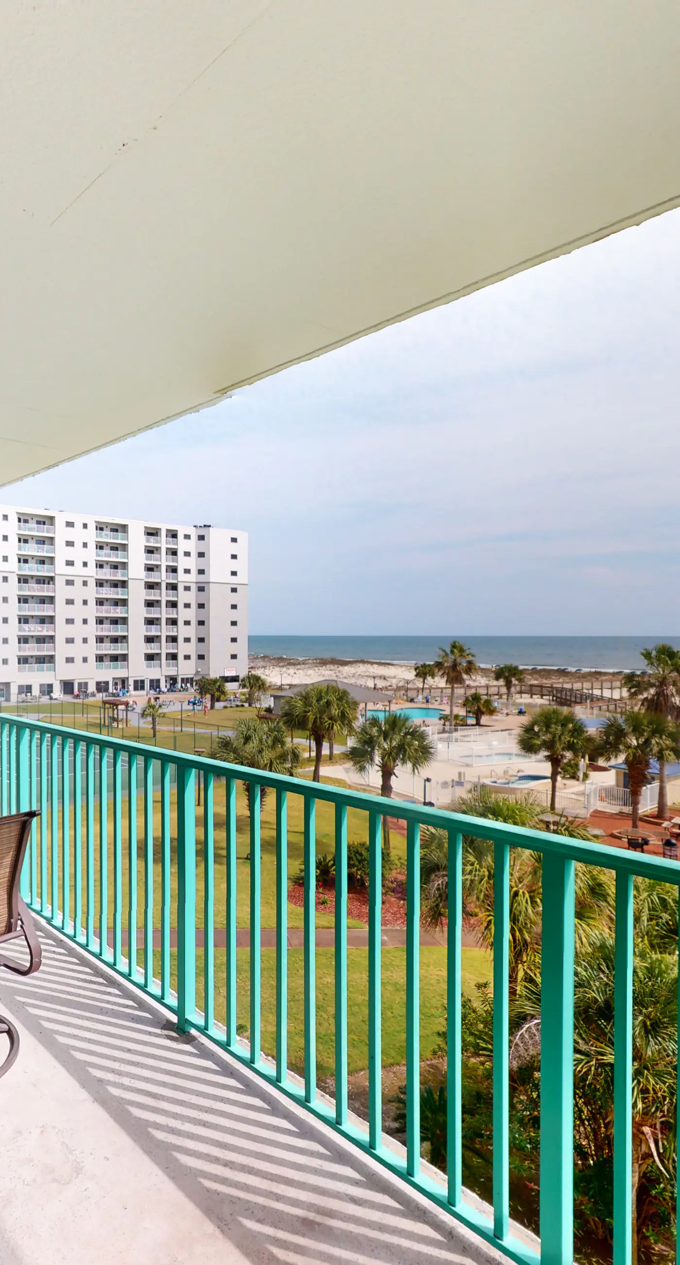 Waterfront Plantation Palms condo with shared pool & hot tub, walk to beach