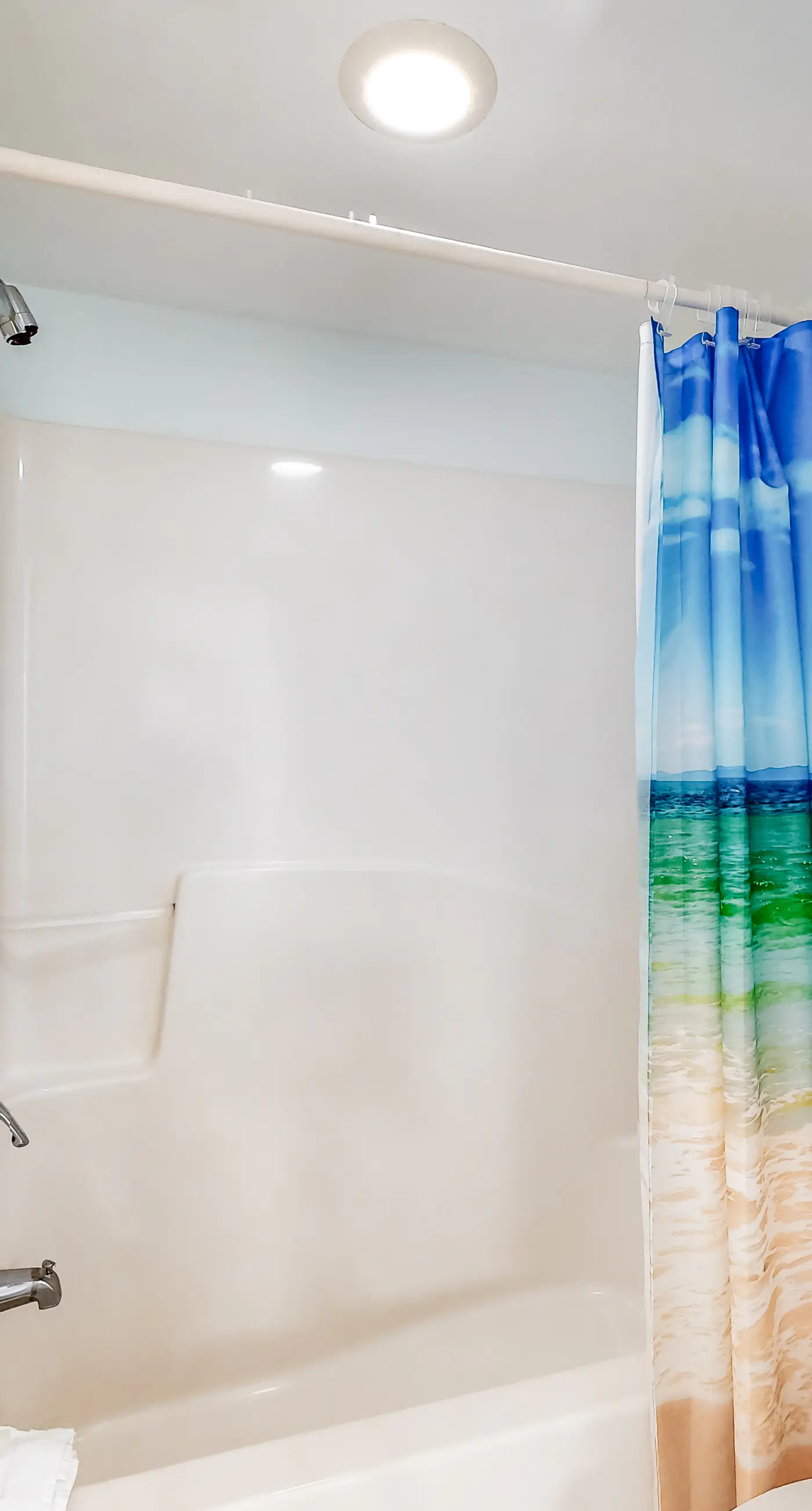 Waterfront Plantation Palms condo with shared pool & hot tub, walk to beach
