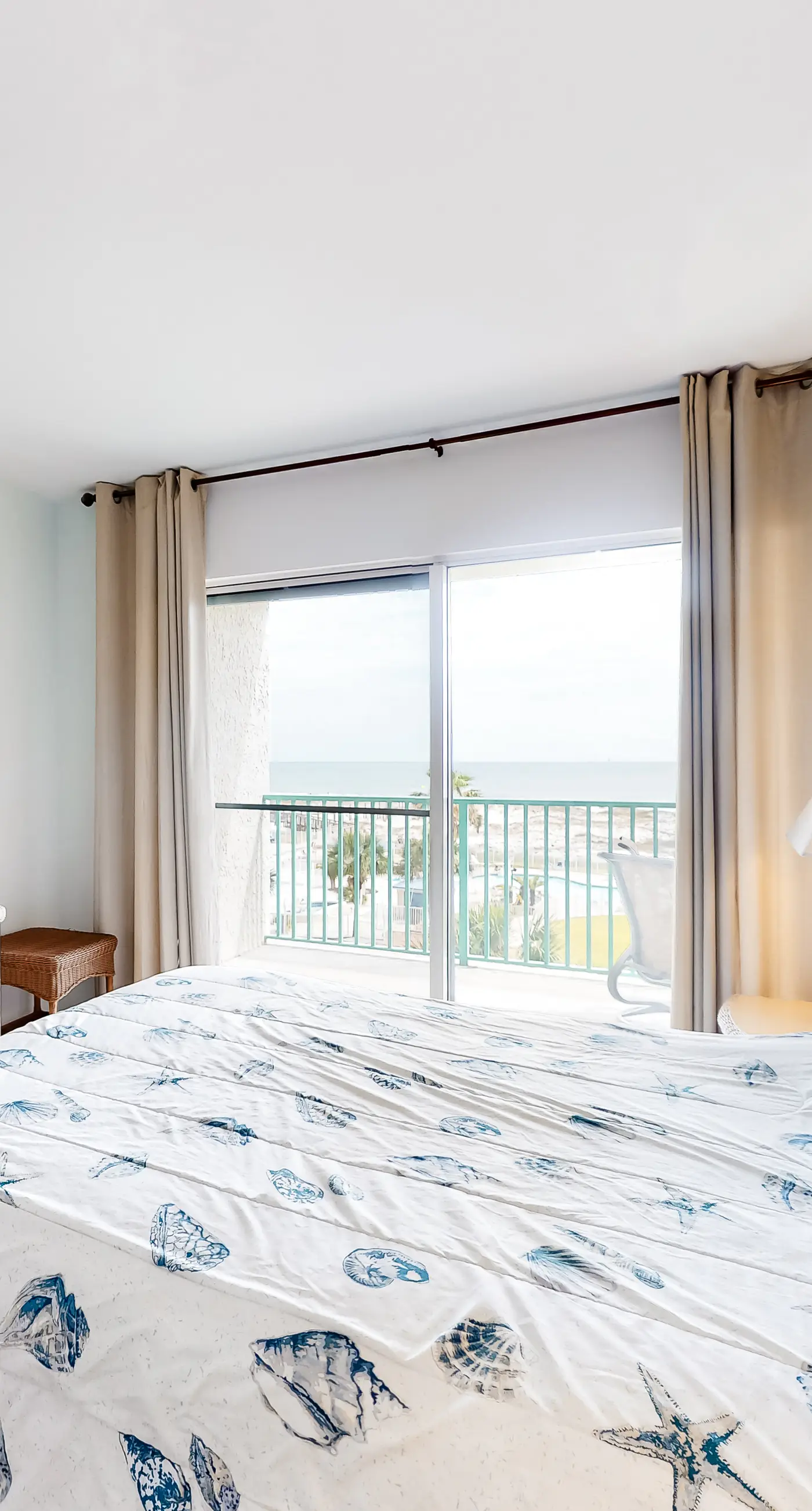 Waterfront Plantation Palms condo with shared pool & hot tub, walk to beach