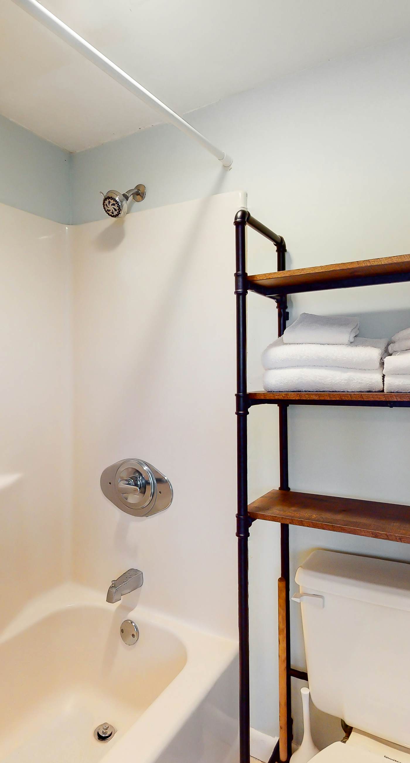 Beachfront condo at Plantation Dunes w/balcony, pools, gym & sauna