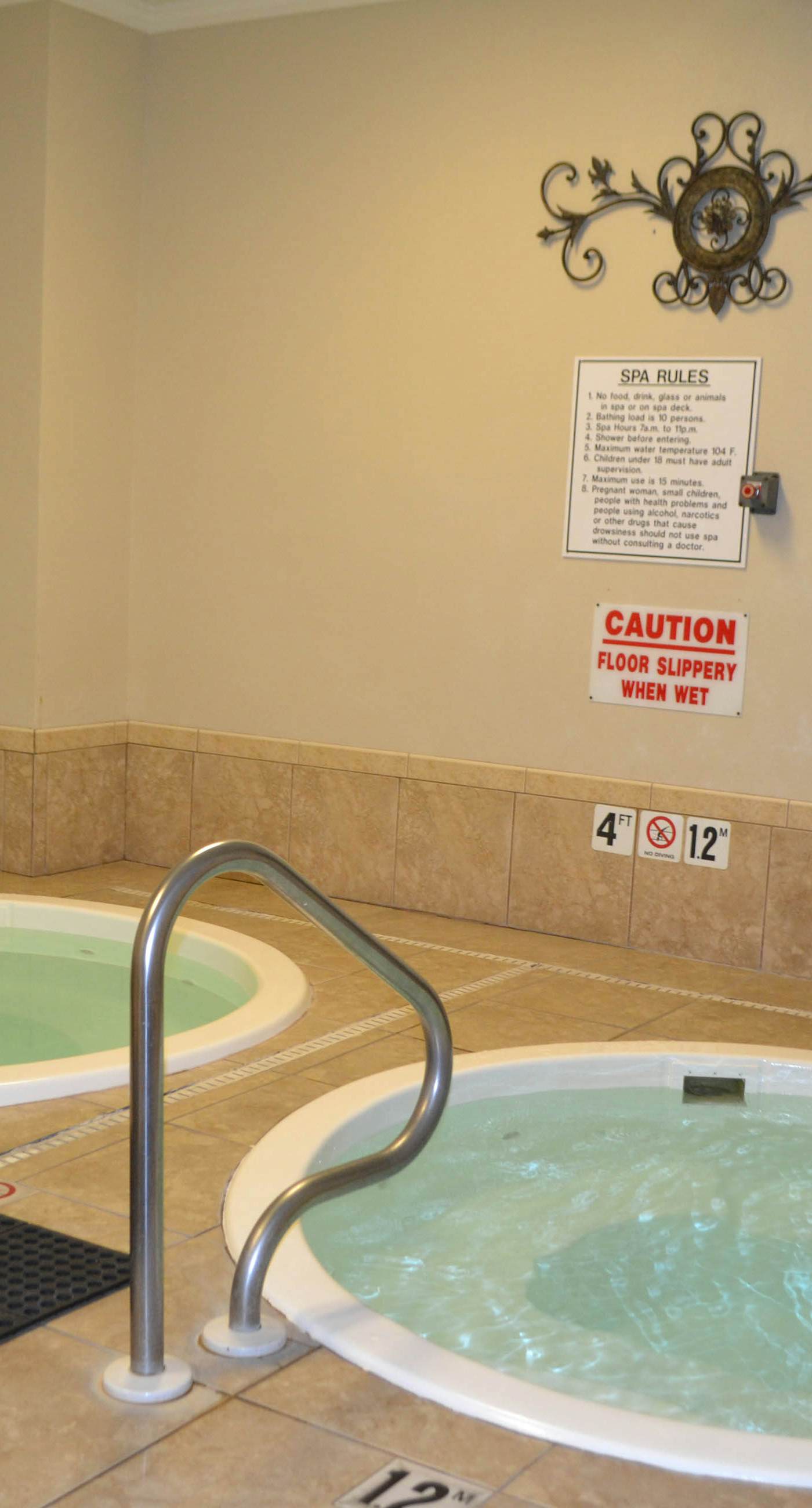 Beachfront condo at Plantation Dunes w/balcony, pools, gym & sauna