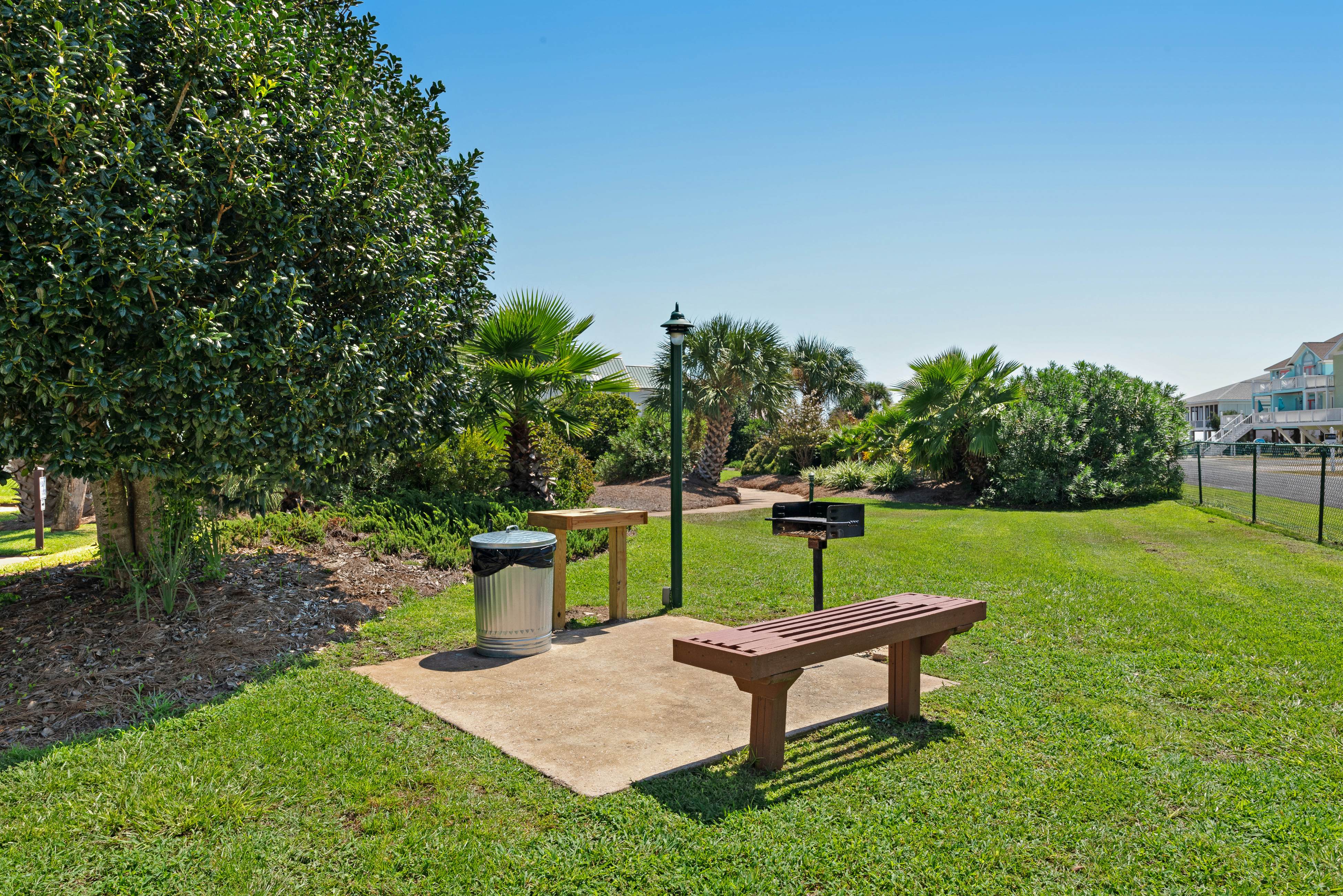 Classic beach condo with Gulf view, beach access, pools & hot tubs