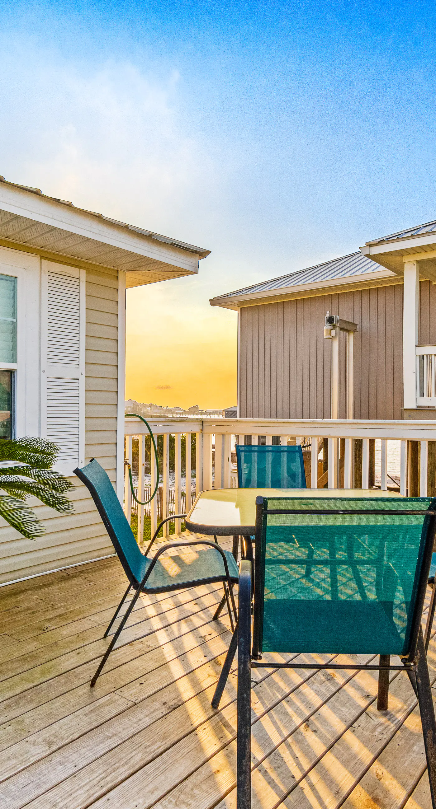 Coastal Living Cottage on Mobile Bay with Private Beach Access