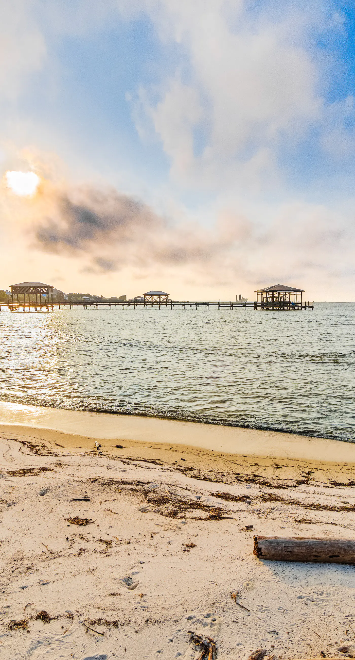 Coastal Living Cottage on Mobile Bay with Private Beach Access