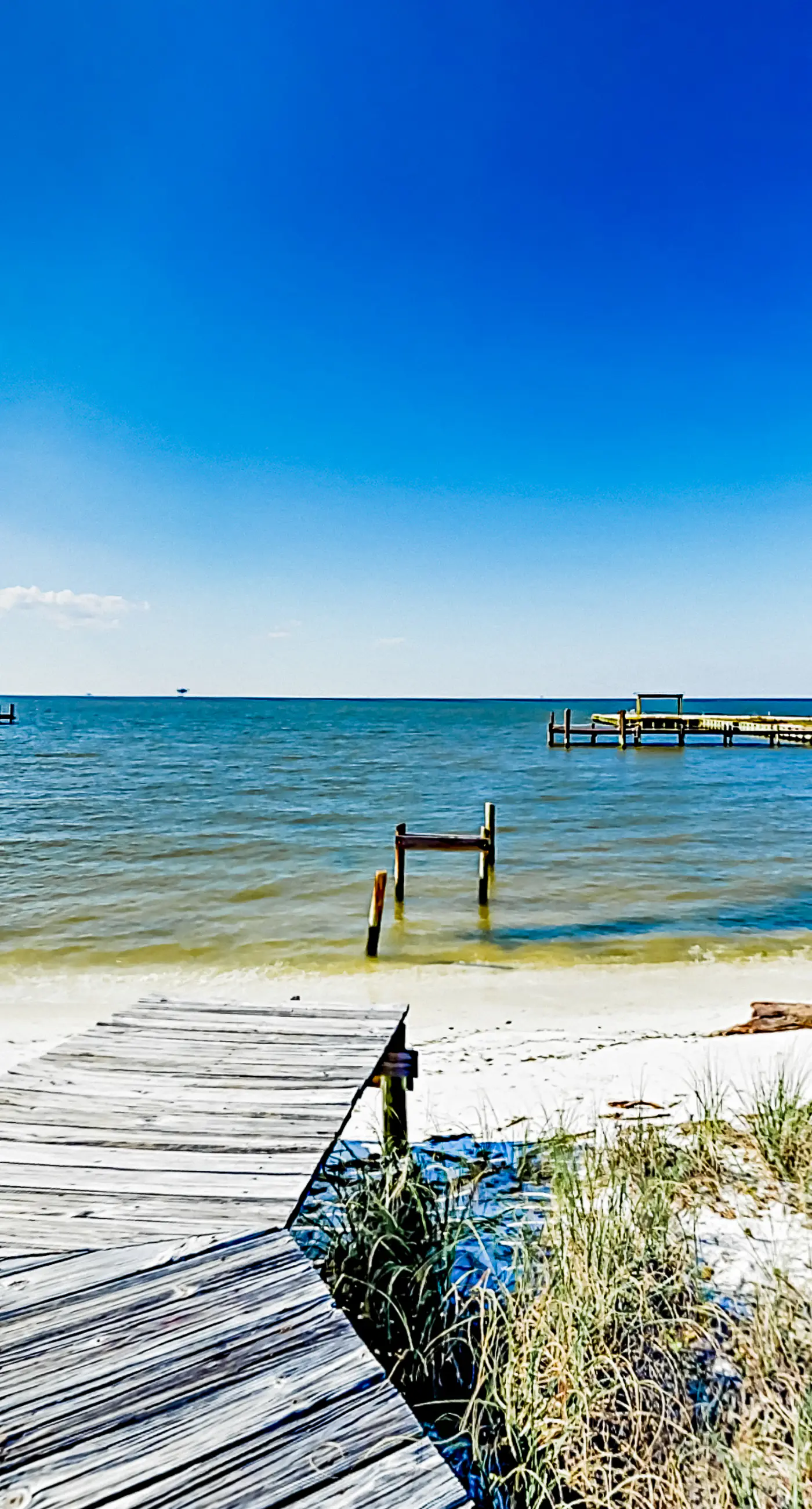 Coastal Living Cottage on Mobile Bay with Private Beach Access