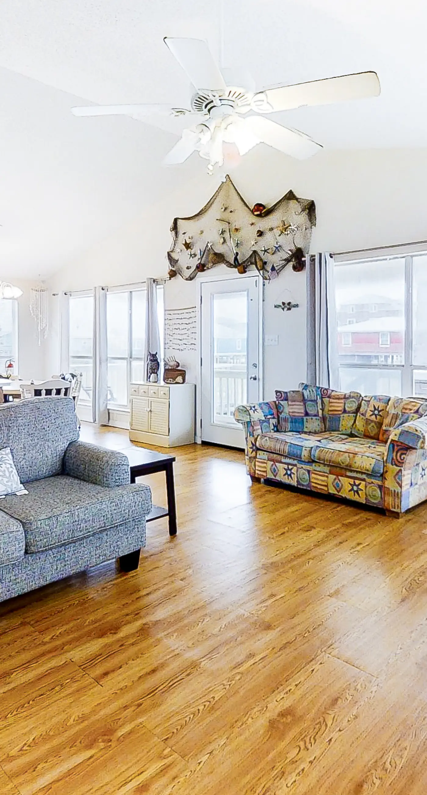 Dog-friendly home near the beach with grill, central AC & balcony