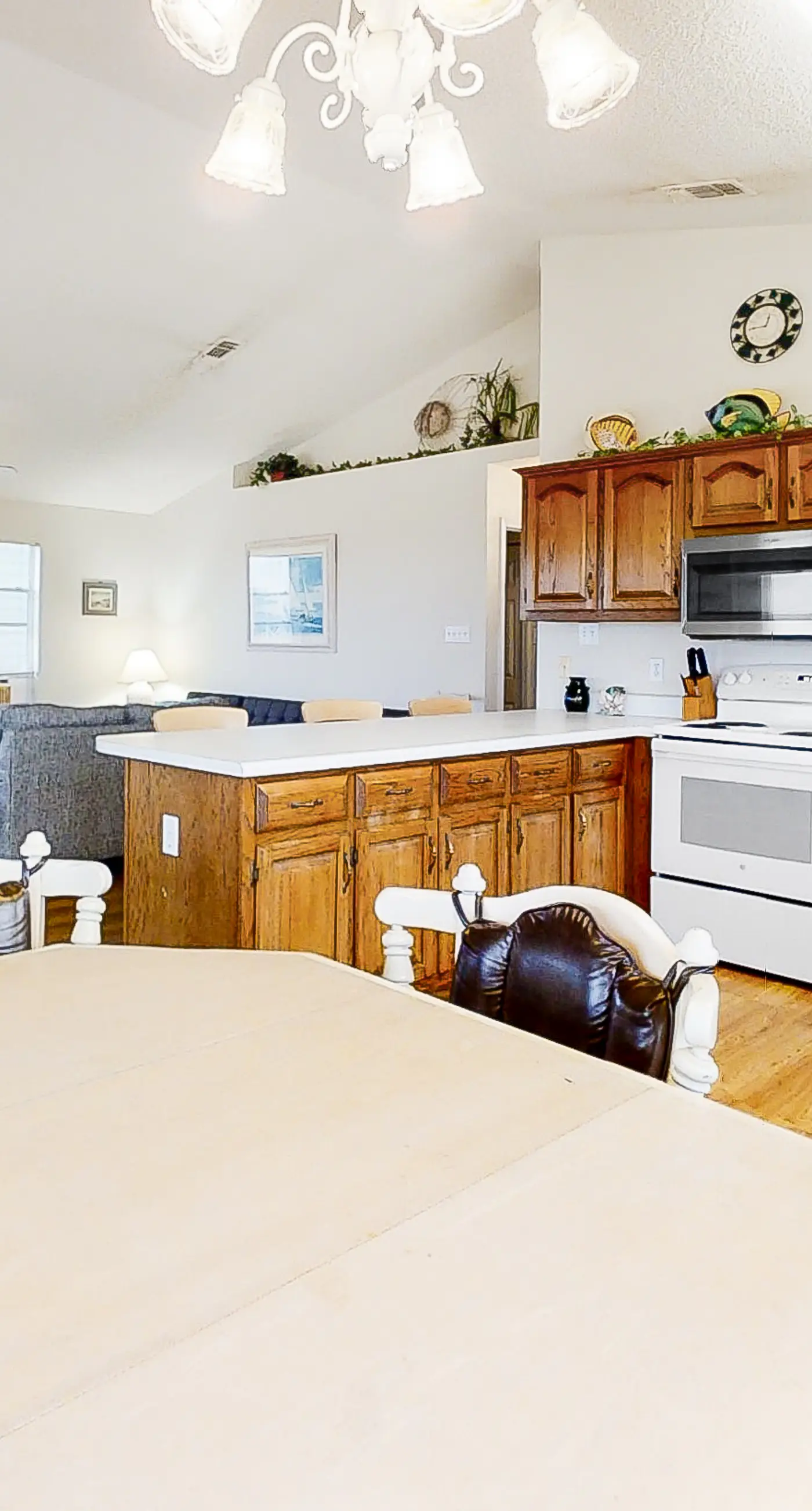 Dog-friendly home near the beach with grill, central AC & balcony