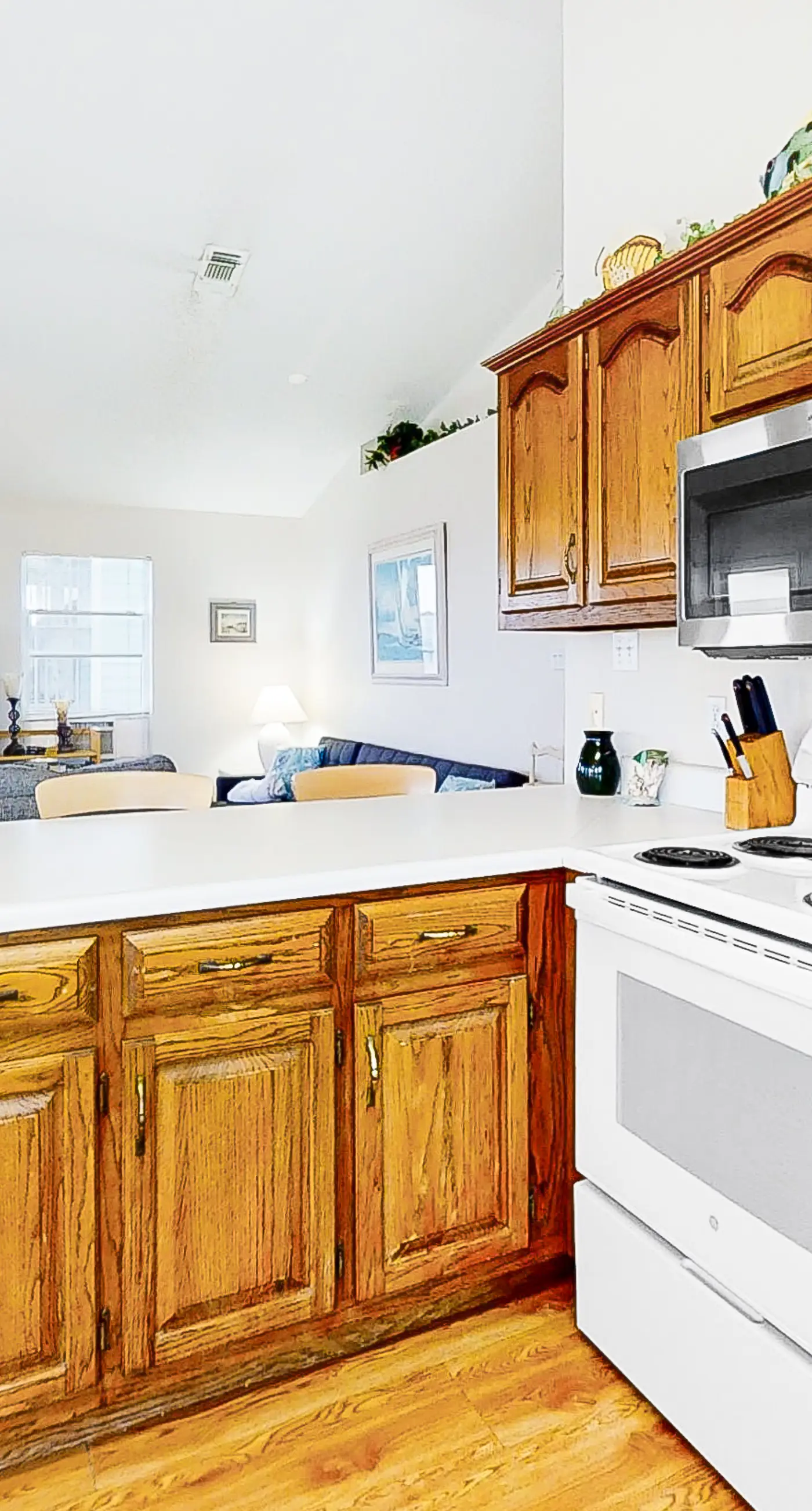 Dog-friendly home near the beach with grill, central AC & balcony