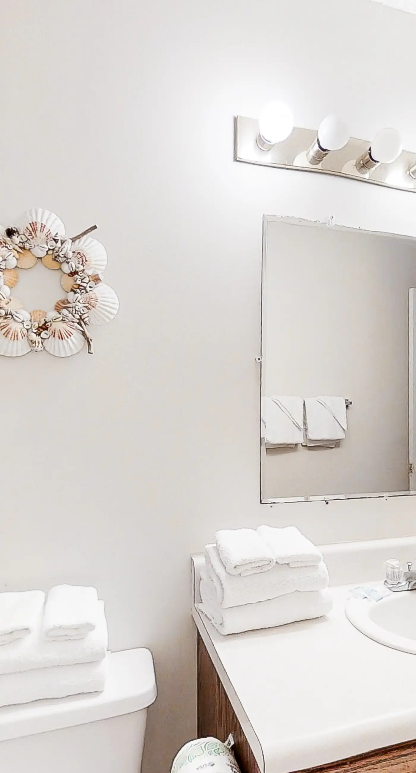 Dog-friendly home near the beach with grill, central AC & balcony