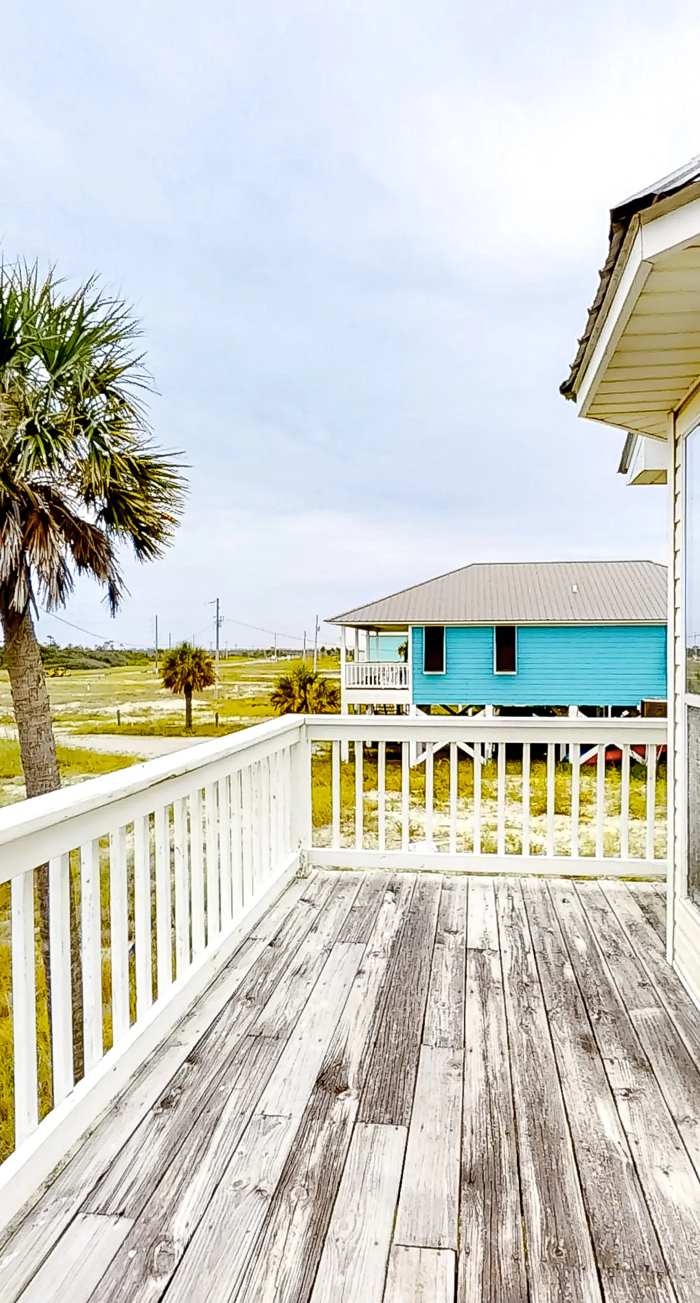 Dog-friendly home near the beach with grill, central AC & balcony