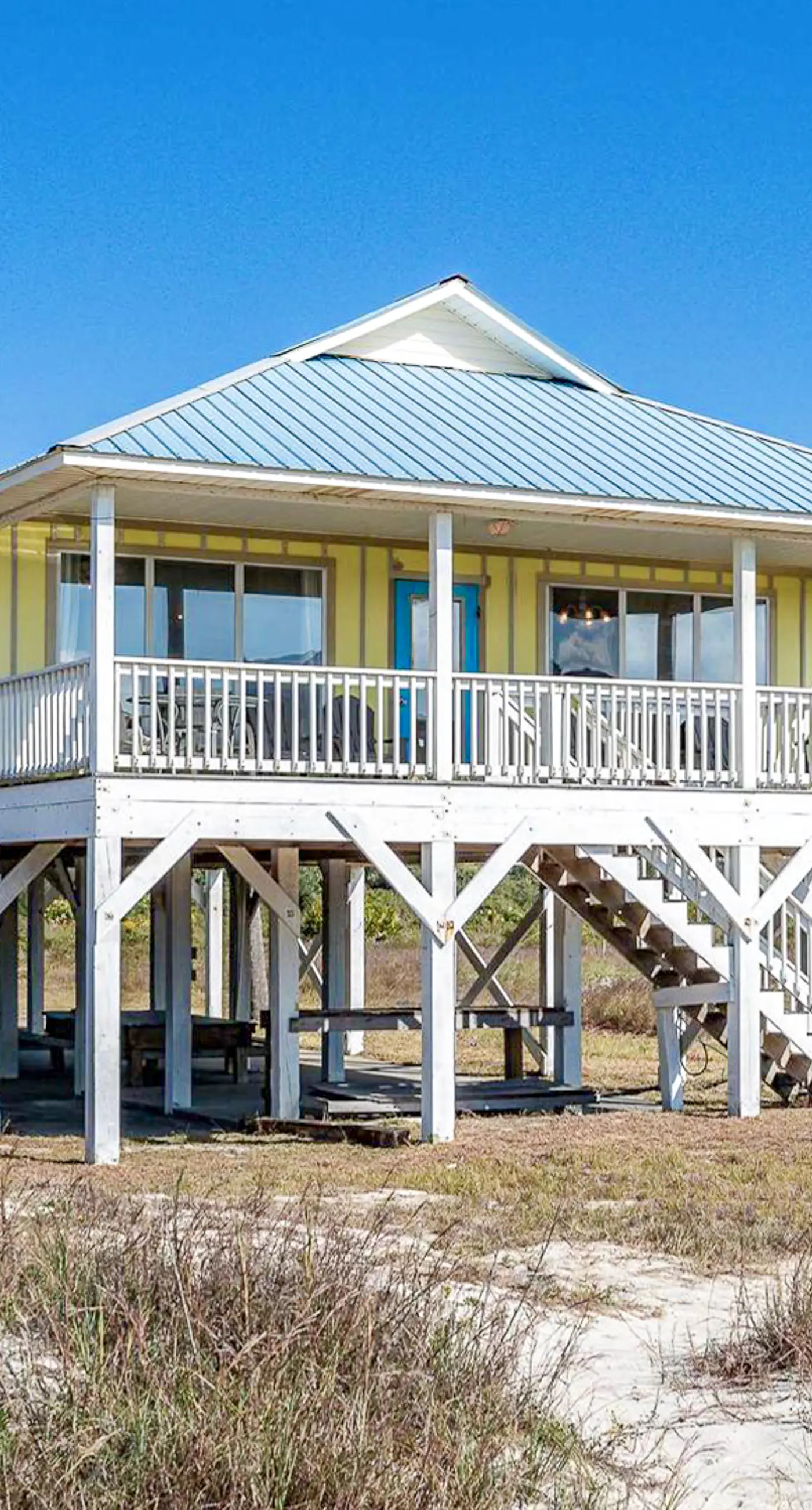 Dog-friendly home near the beach with grill, central AC & balcony