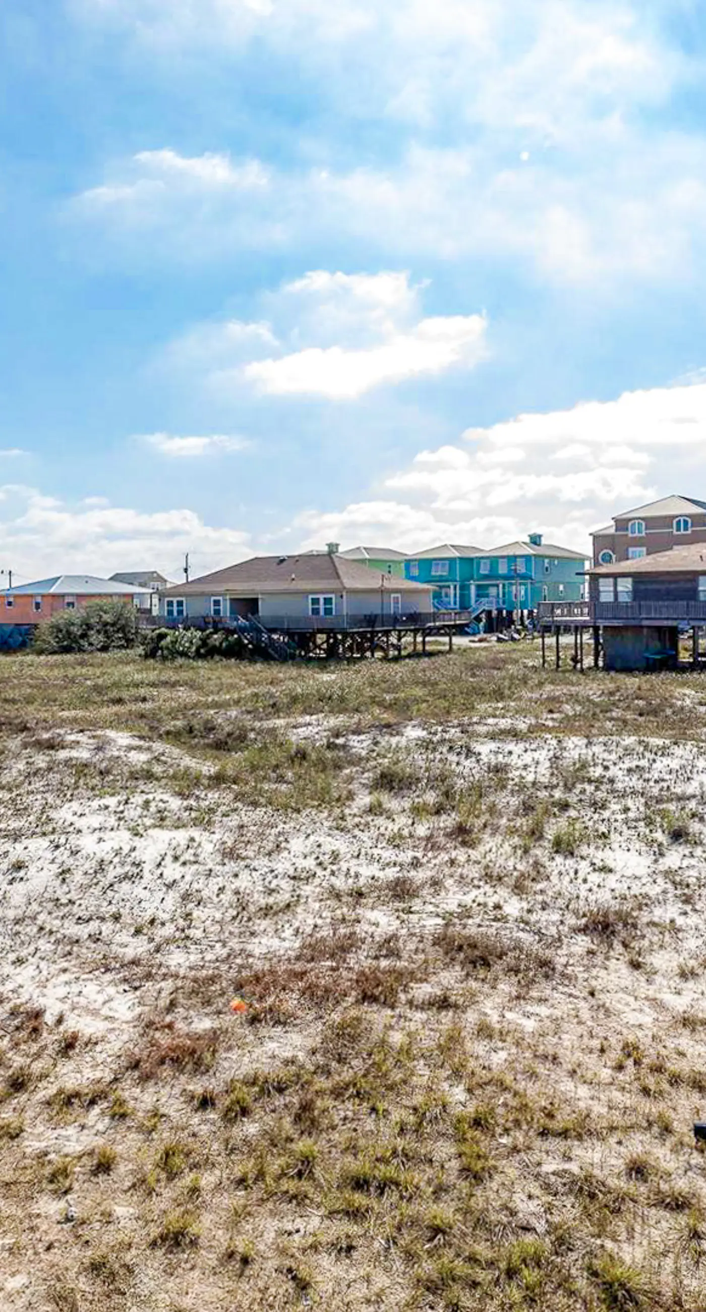 Dog-friendly home near the beach with grill, central AC & balcony