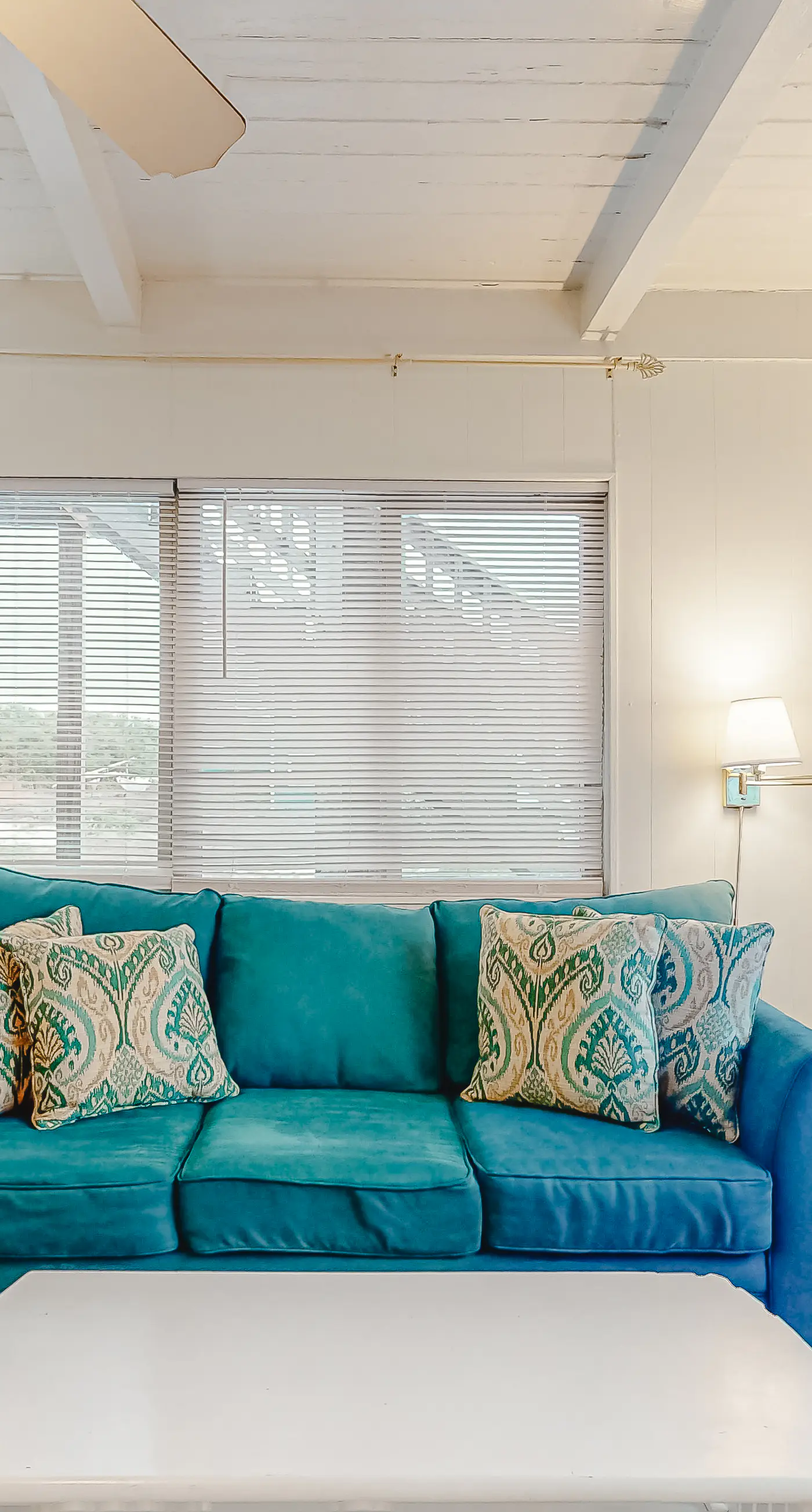 Beachfront home with furnished deck, great location, & WiFi