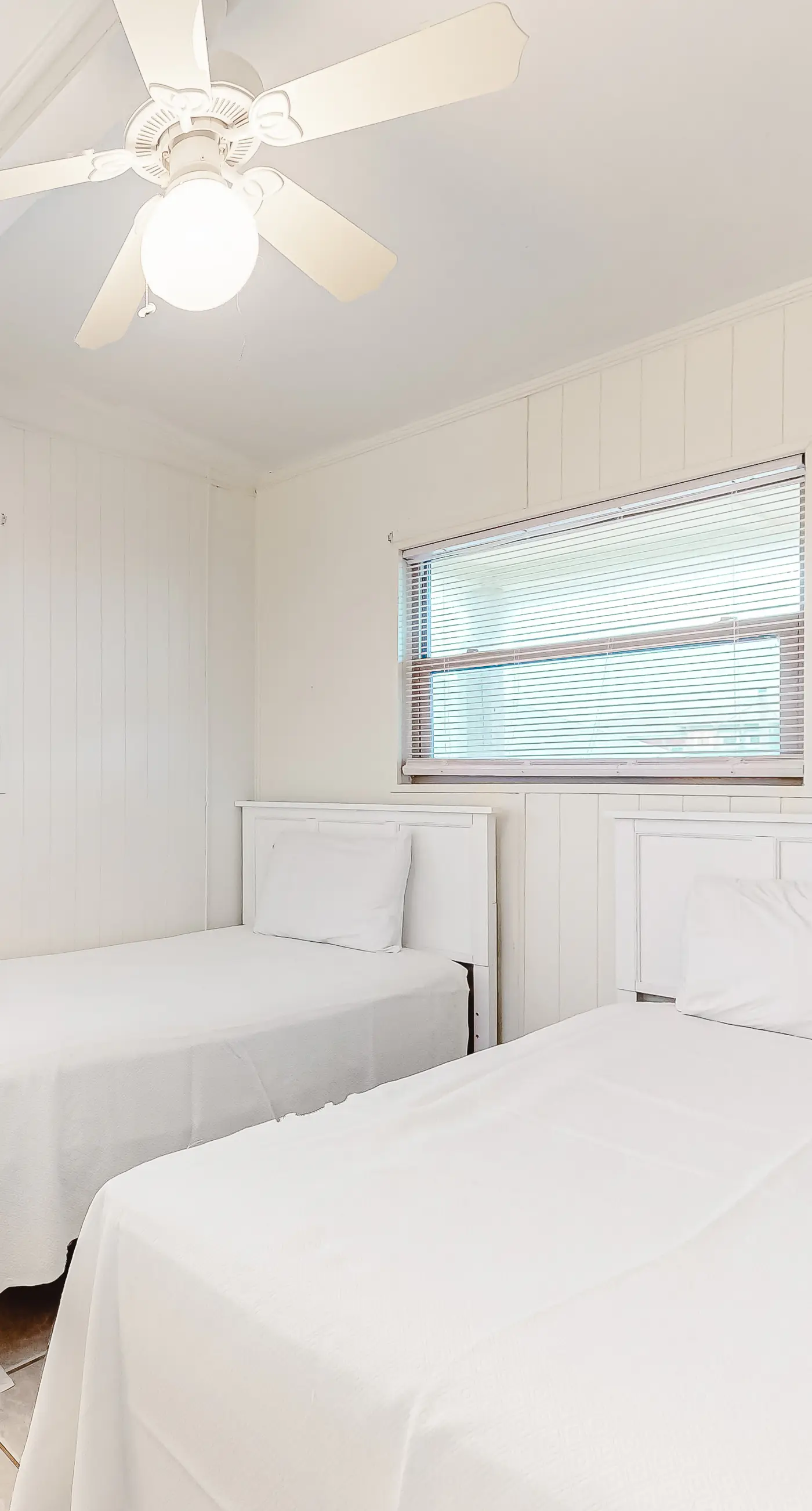 Beachfront home with furnished deck, great location, & WiFi