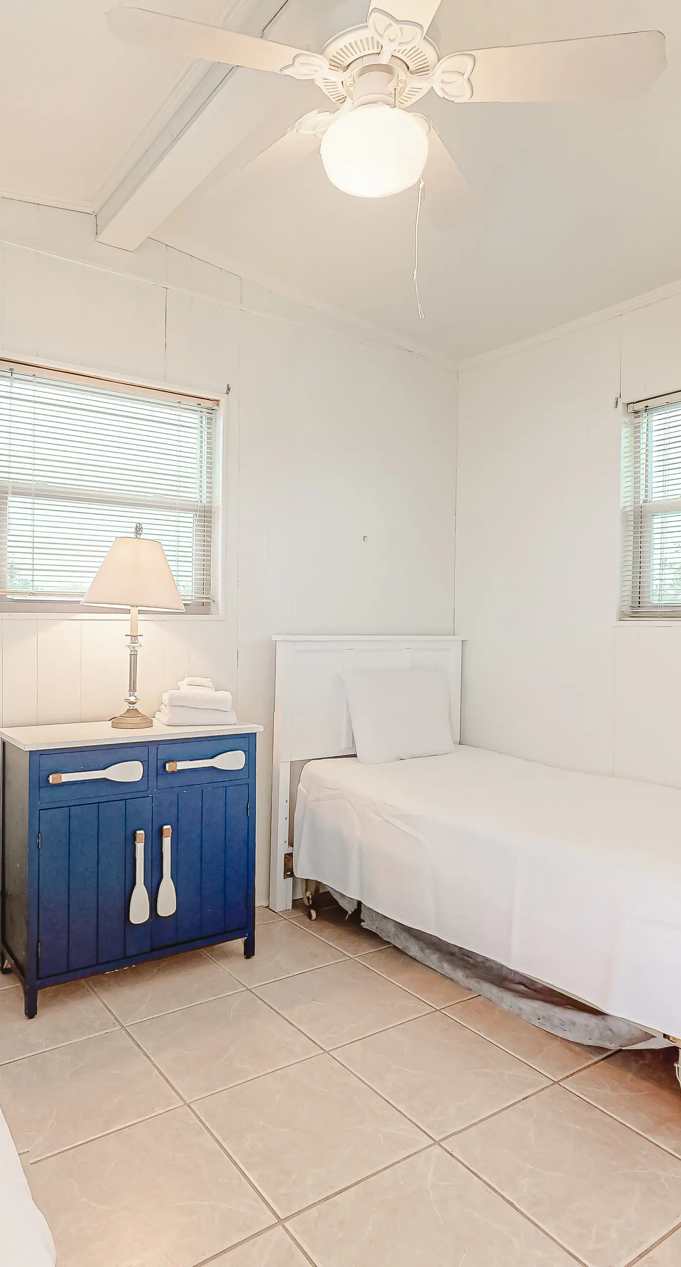 Beachfront home with furnished deck, great location, & WiFi