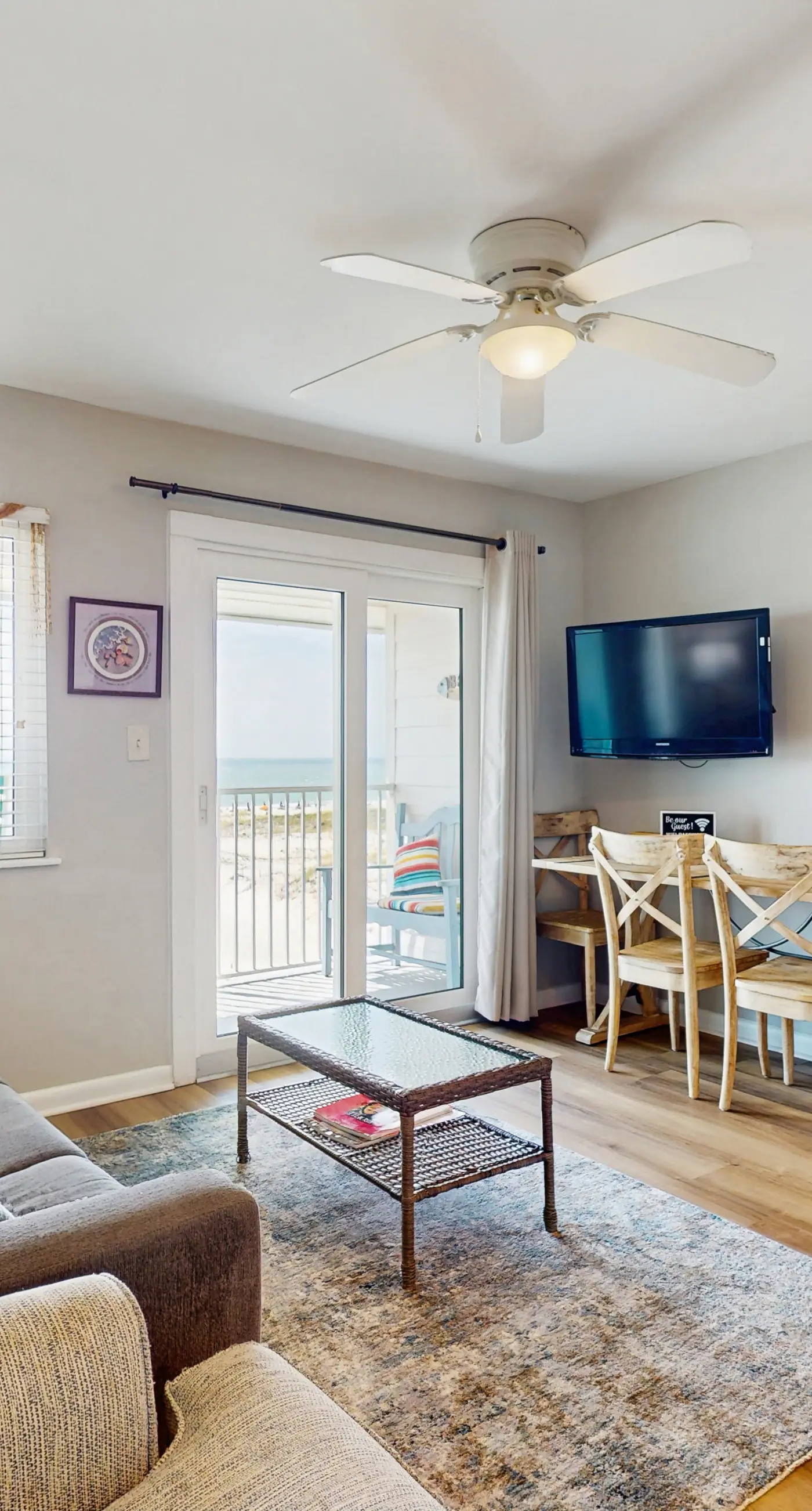 Gulf-front condo on the beach with panoramic beach views & pool access