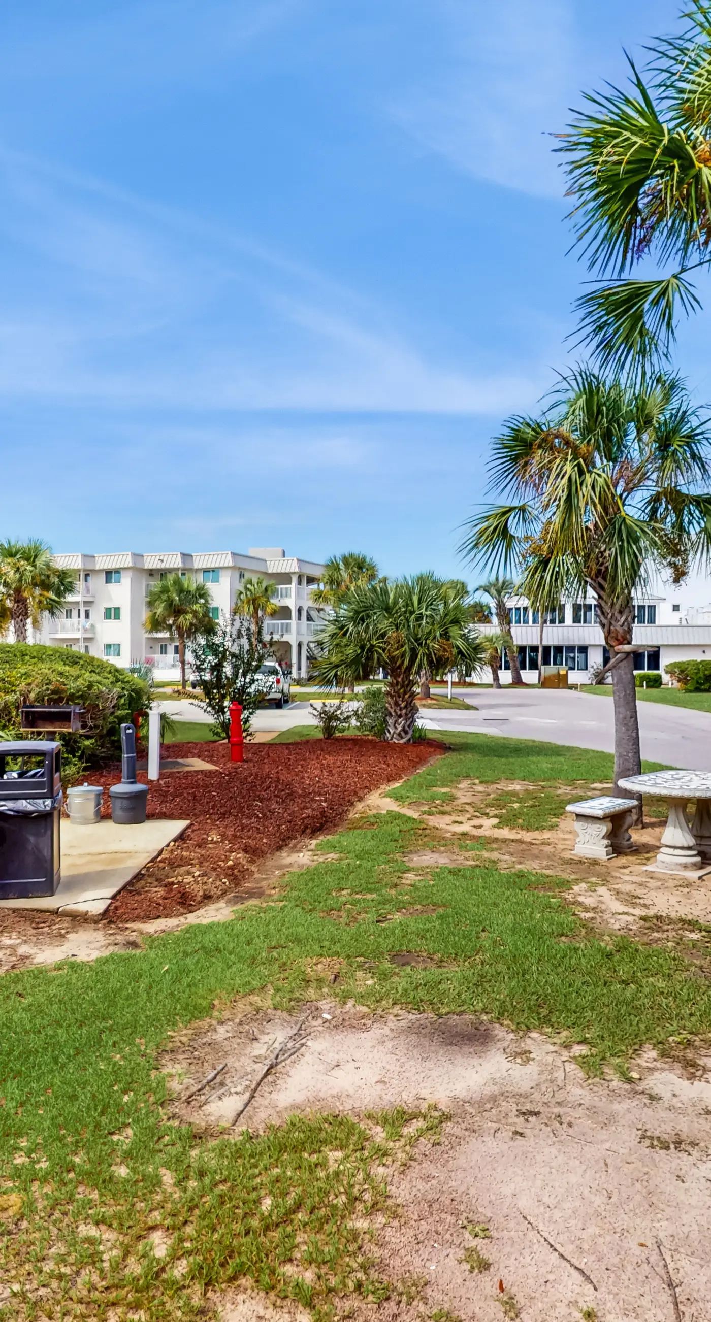 Gulf-front condo on the beach with panoramic beach views & pool access