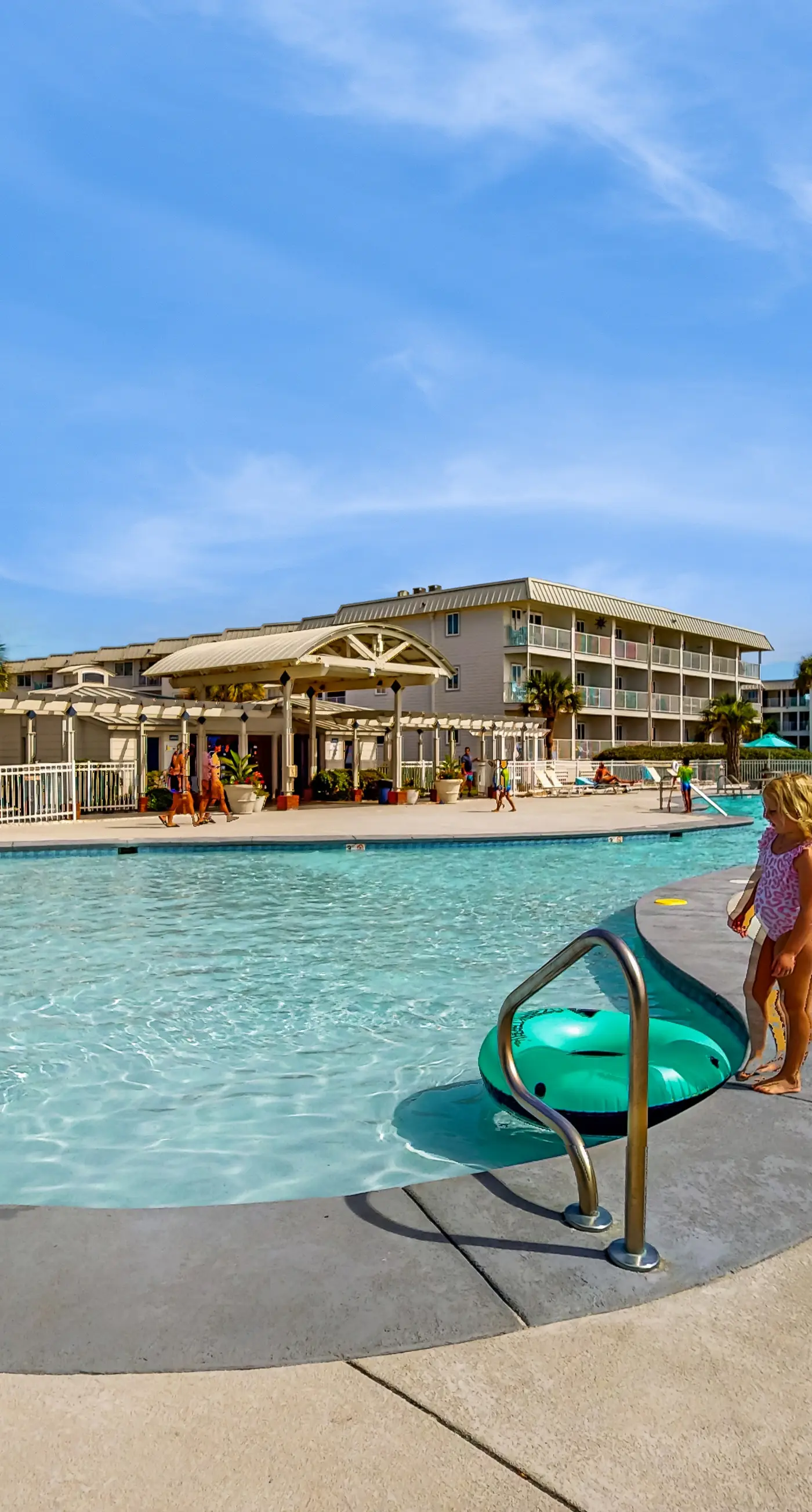 Gulf-front condo on the beach with panoramic beach views & pool access