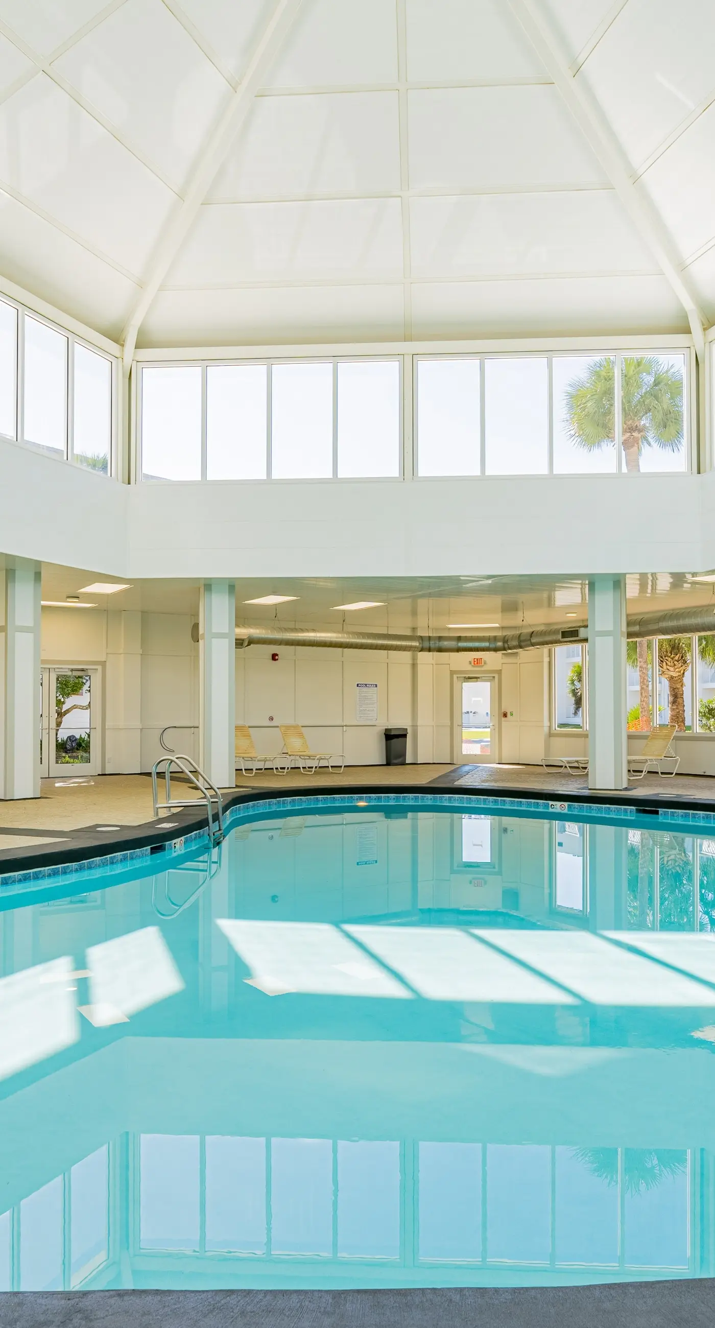 Gulf-front condo on the beach with panoramic beach views & pool access