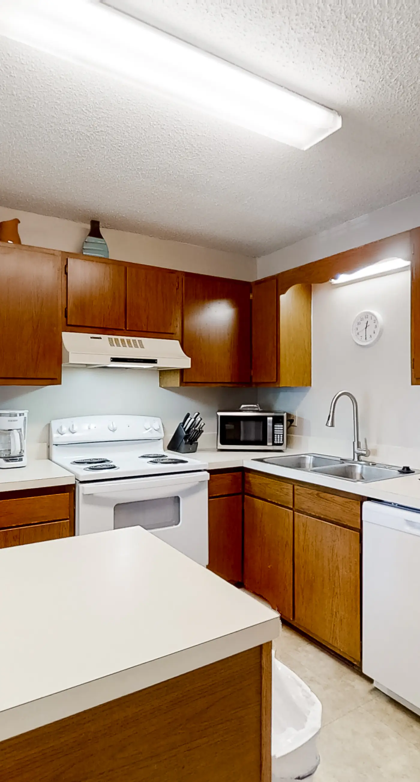 Condo Steps from the Sand with Balcony, Resort Pools, Central AC, & WiFi