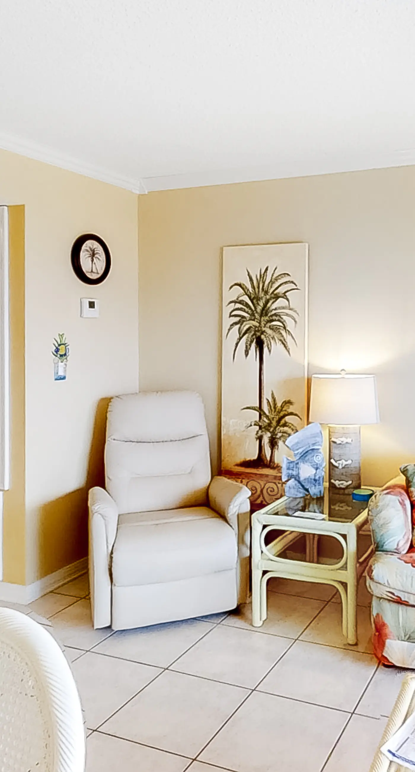 Gulf View Condo w Balcony, WiFi, AC & Shared Pools, Hot Tubs, Tennis, Gym