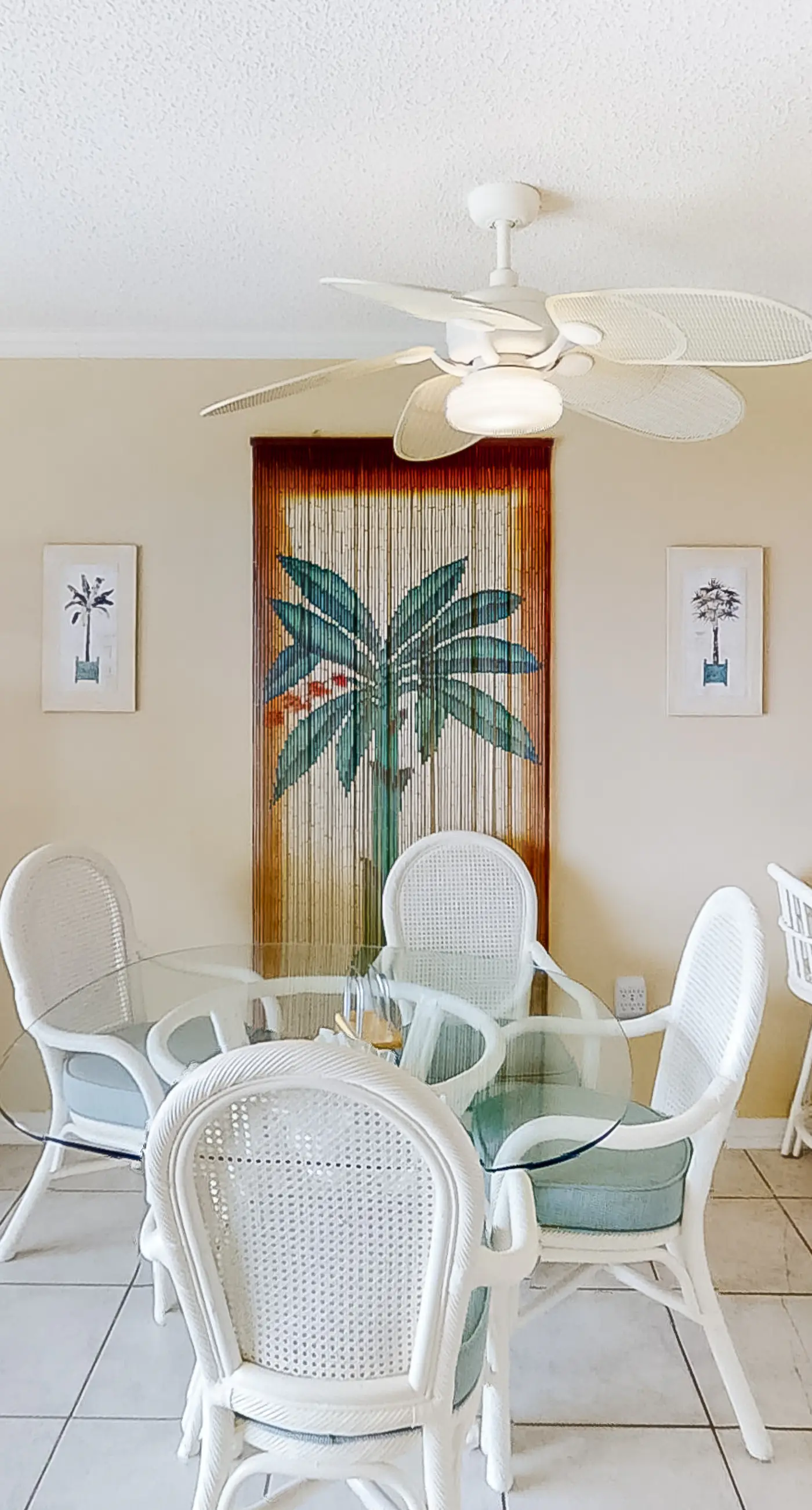 Gulf View Condo w Balcony, WiFi, AC & Shared Pools, Hot Tubs, Tennis, Gym