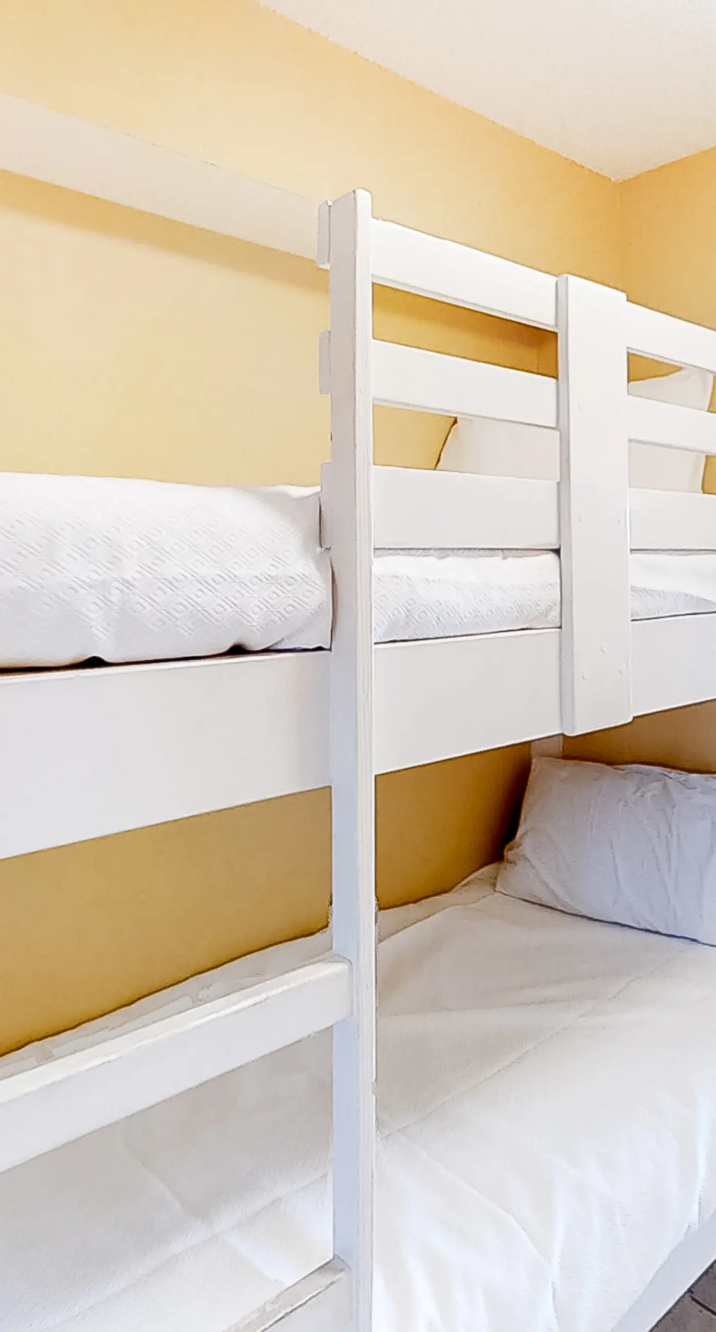 Gulf View Condo w Balcony, WiFi, AC & Shared Pools, Hot Tubs, Tennis, Gym