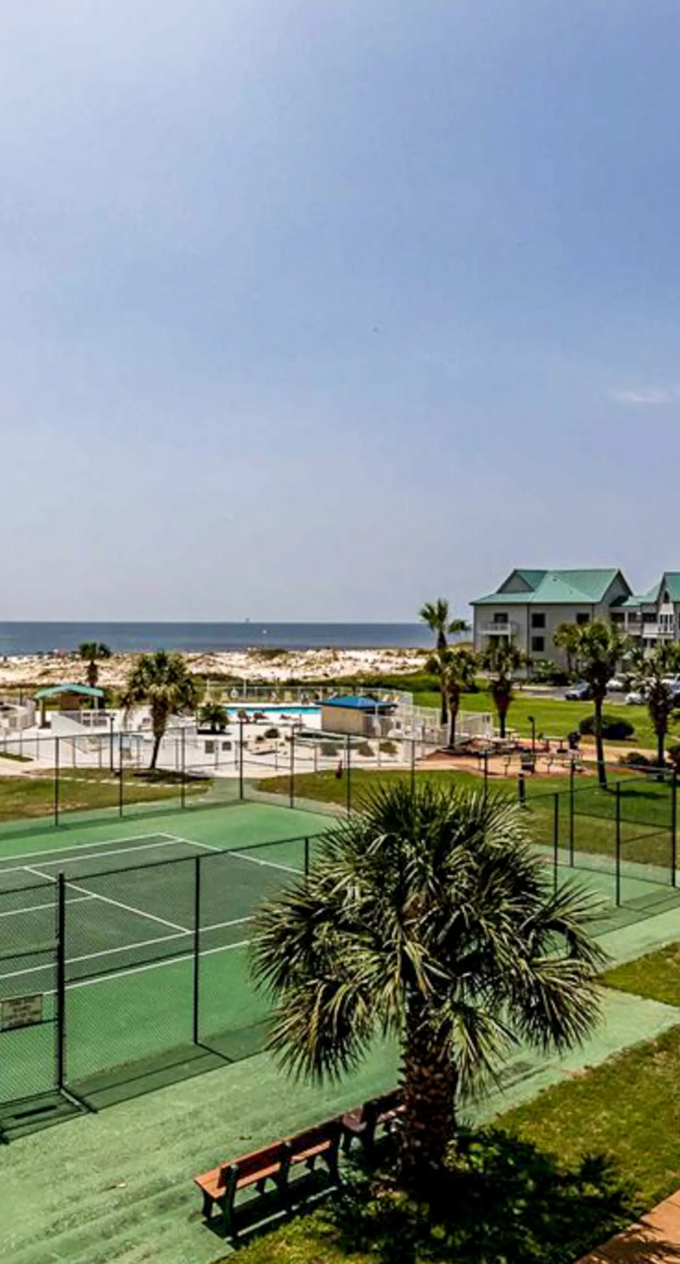 Gulf View Condo w Balcony, WiFi, AC & Shared Pools, Hot Tubs, Tennis, Gym