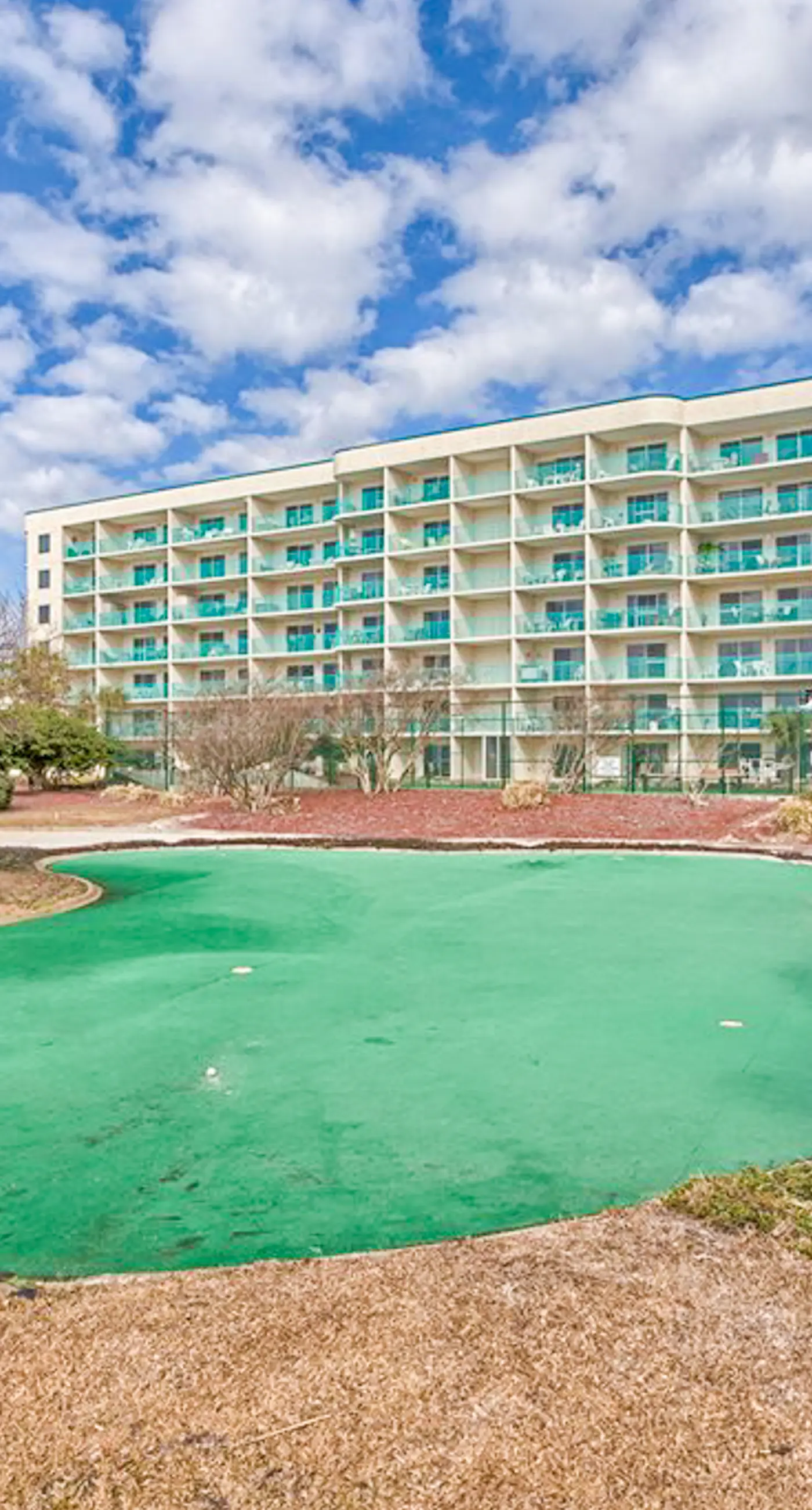 Gulf View Condo w Balcony, WiFi, AC & Shared Pools, Hot Tubs, Tennis, Gym