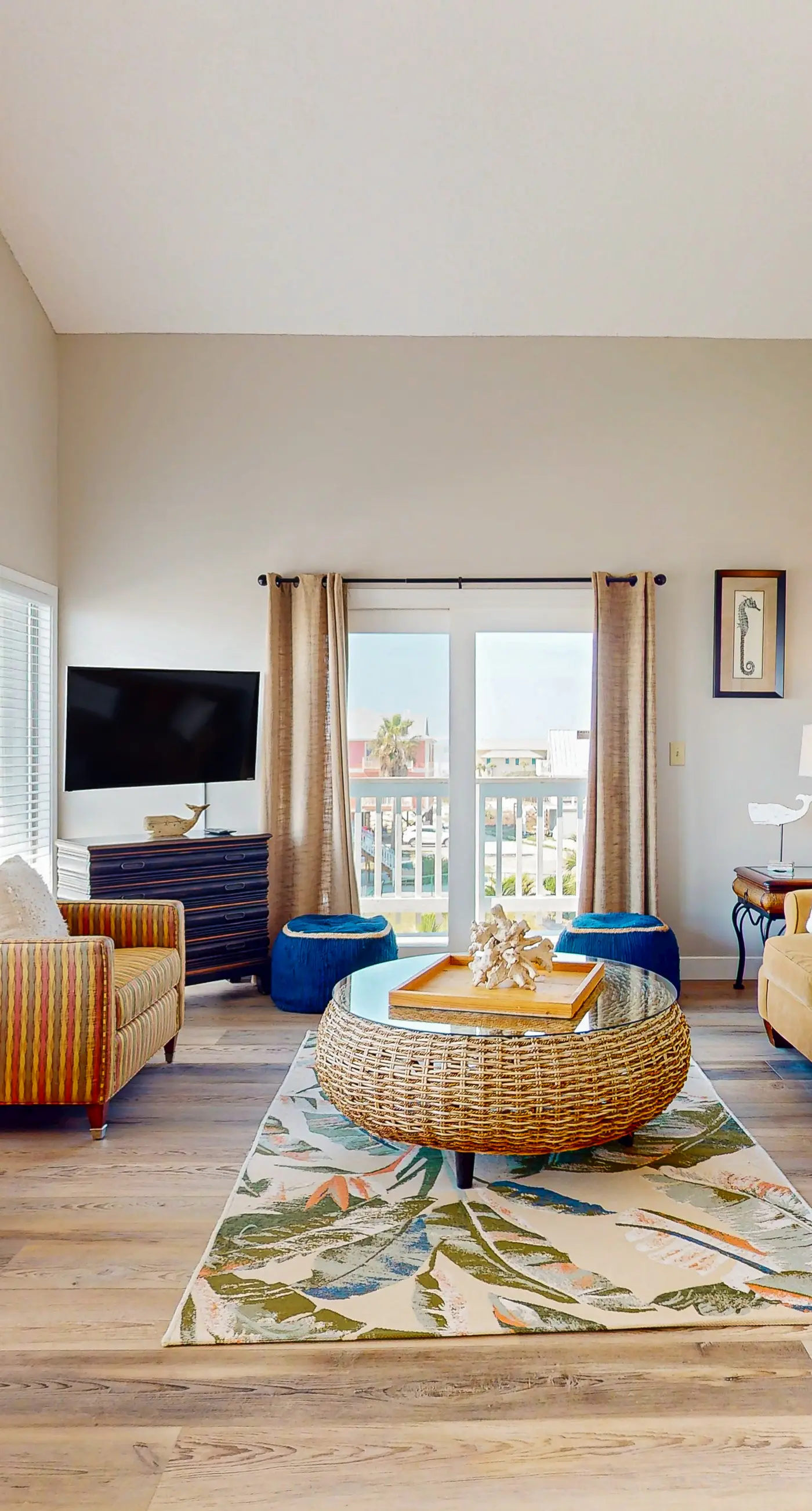 Direct gulf front  condo with pools, hot tubs & central AC