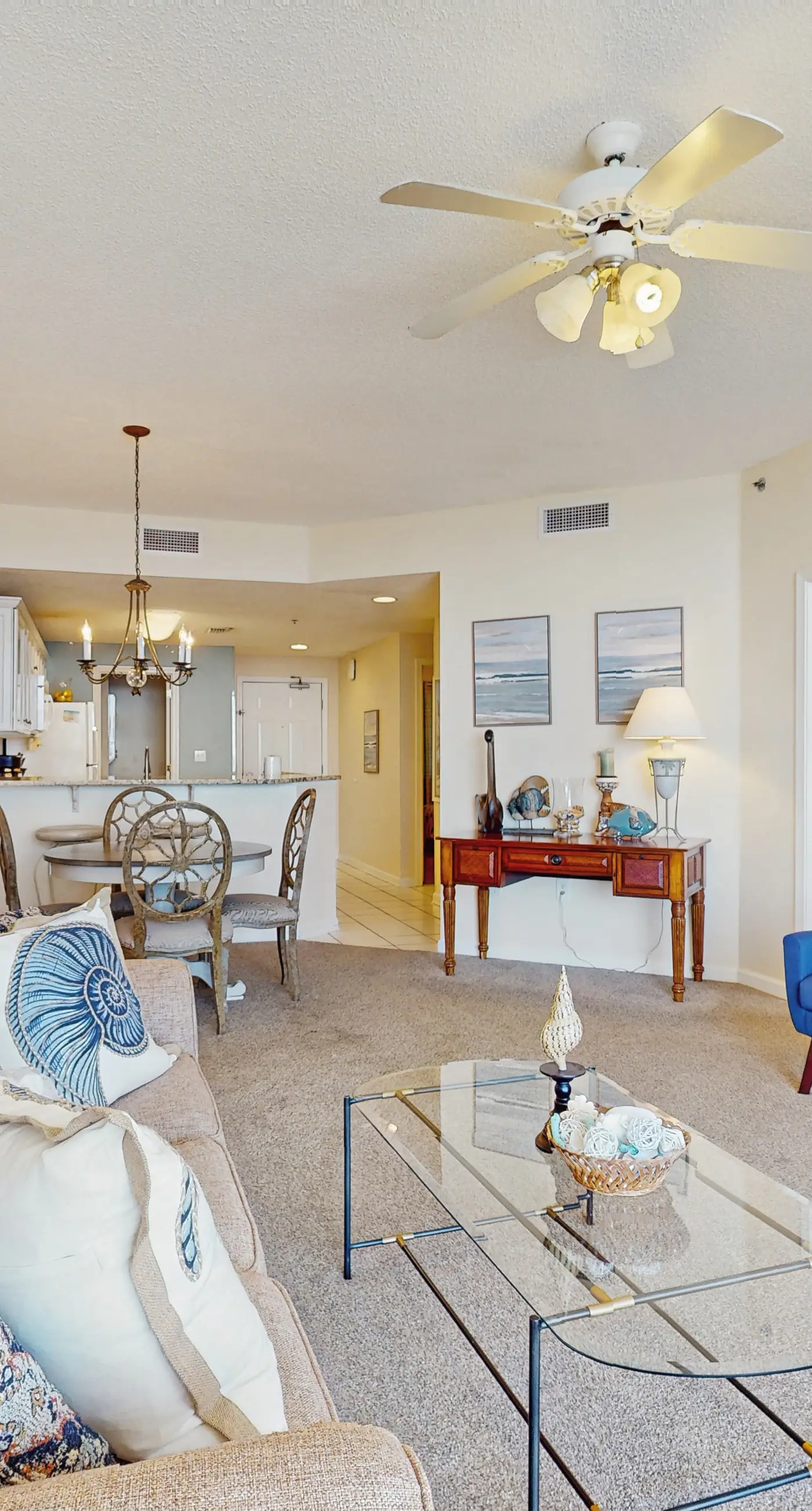 Beautiful Home Steps From the Bay with Shared Pool & Hot Tub & Free WiFi, Balcony