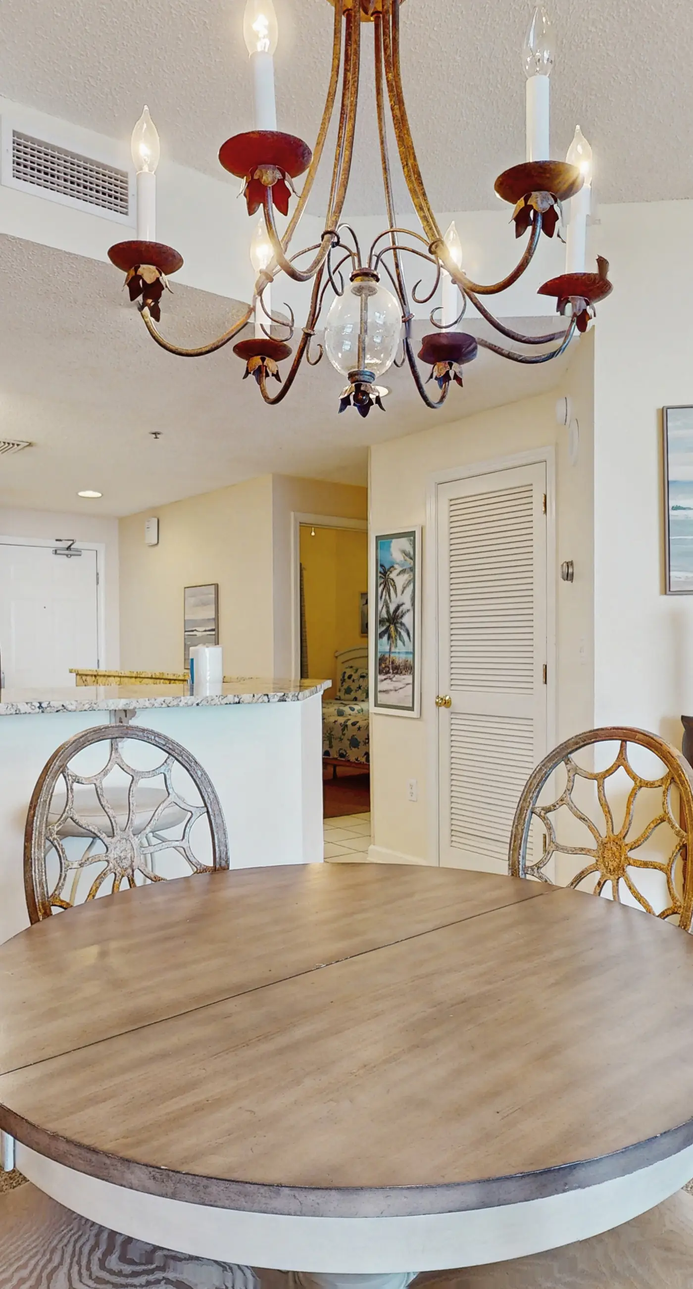 Beautiful Home Steps From the Bay with Shared Pool & Hot Tub & Free WiFi, Balcony