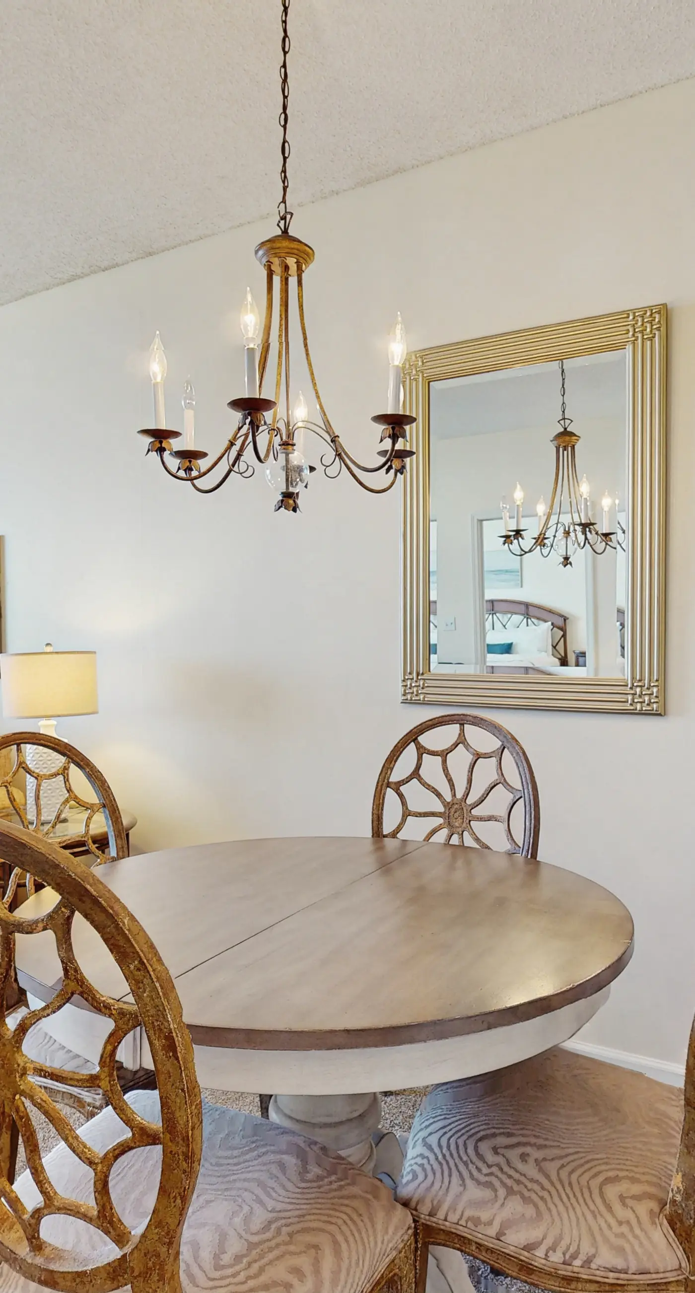 Beautiful Home Steps From the Bay with Shared Pool & Hot Tub & Free WiFi, Balcony