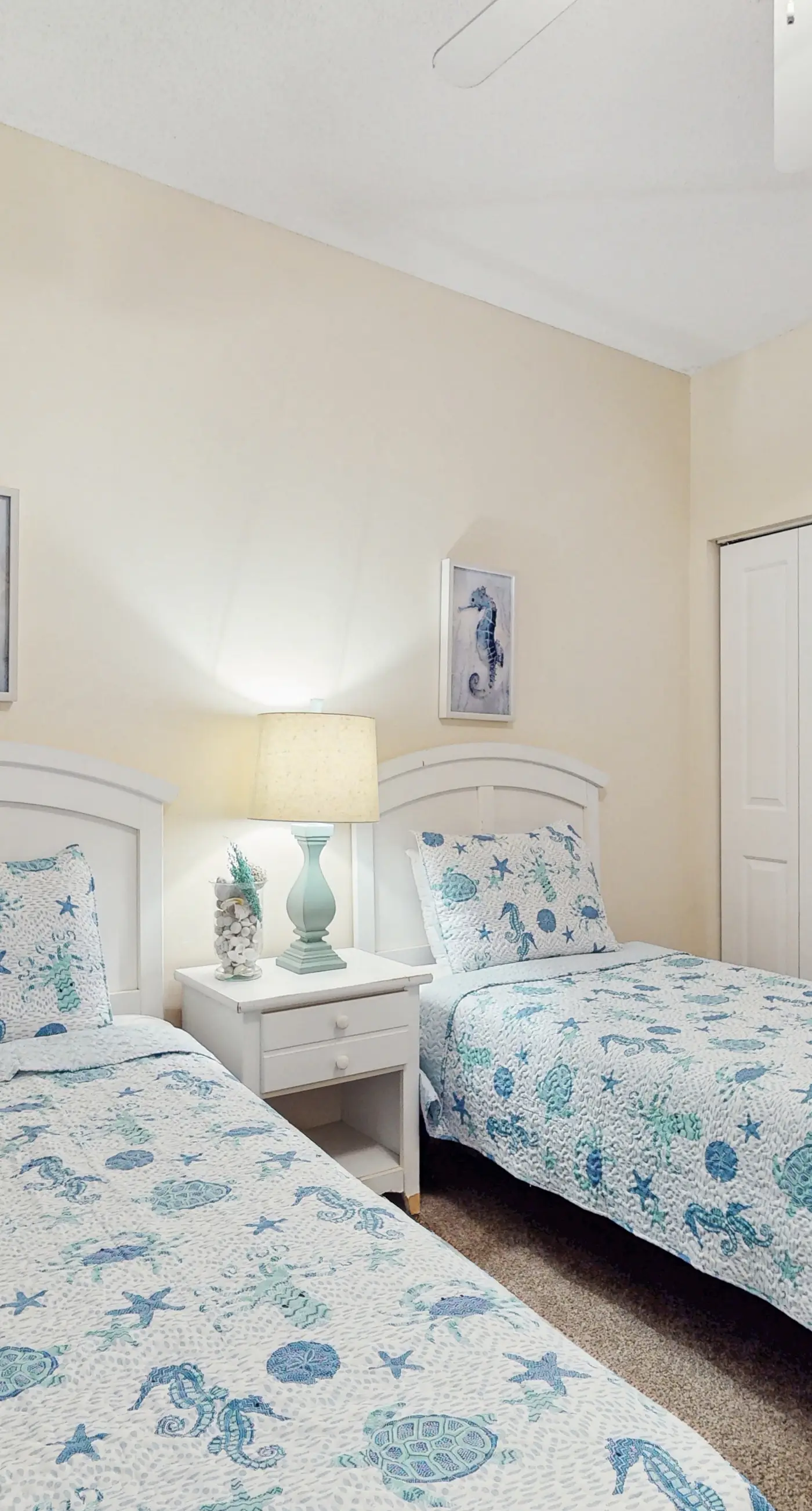 Beautiful Home Steps From the Bay with Shared Pool & Hot Tub & Free WiFi, Balcony