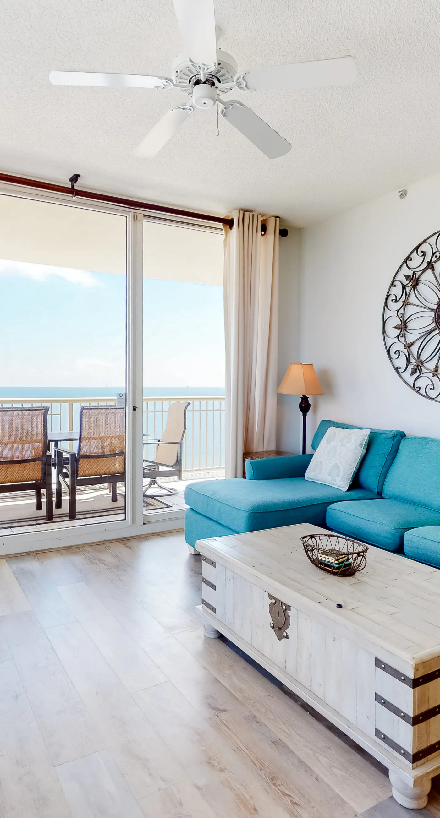 Lovely Condo on 11th Floor with Shared Pool, Hot Tub, Sauna, Balcony, Free WiFi