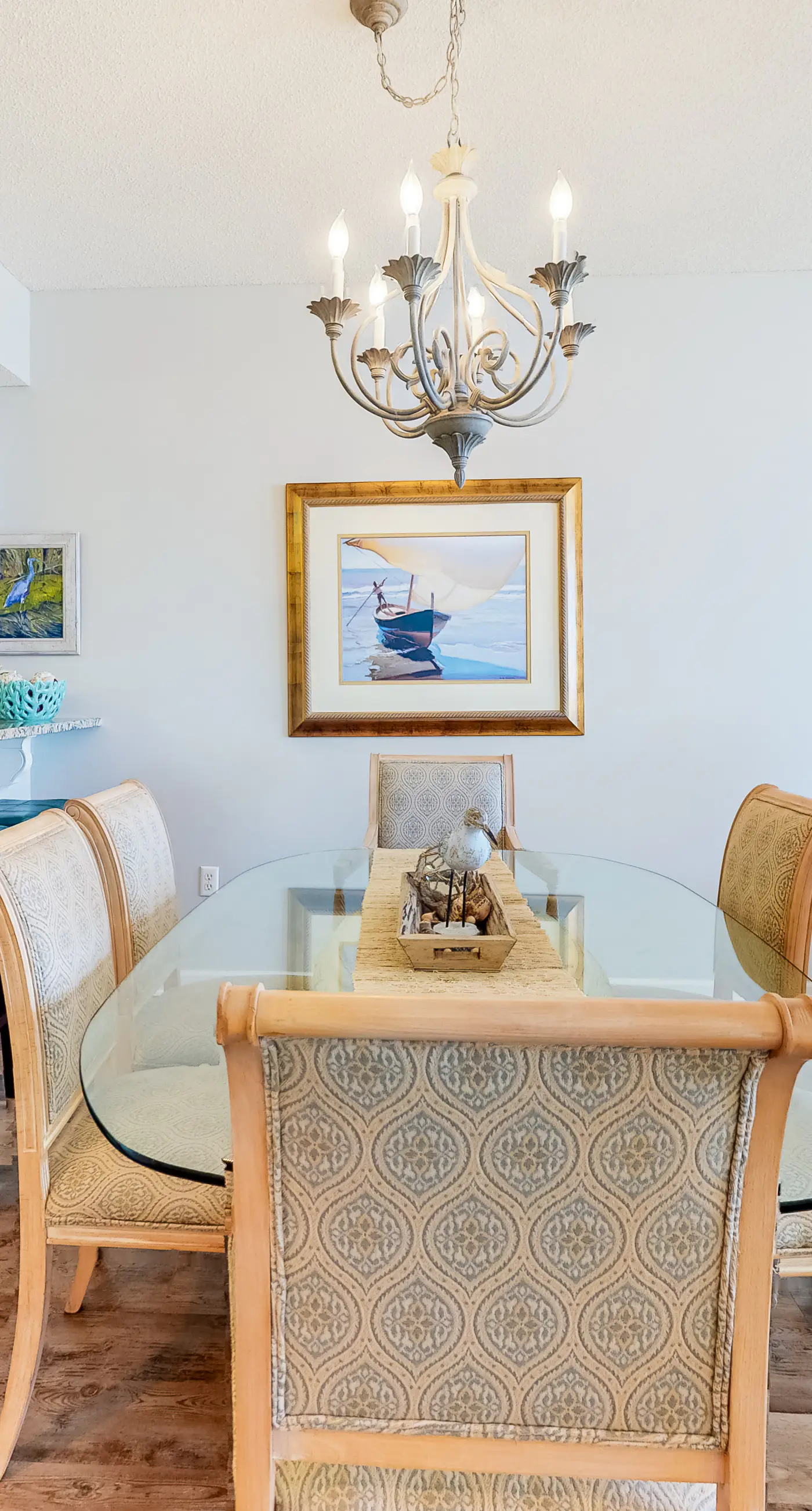 Lovely Condo on 11th Floor with Shared Pool, Hot Tub, Sauna, Balcony, Free WiFi