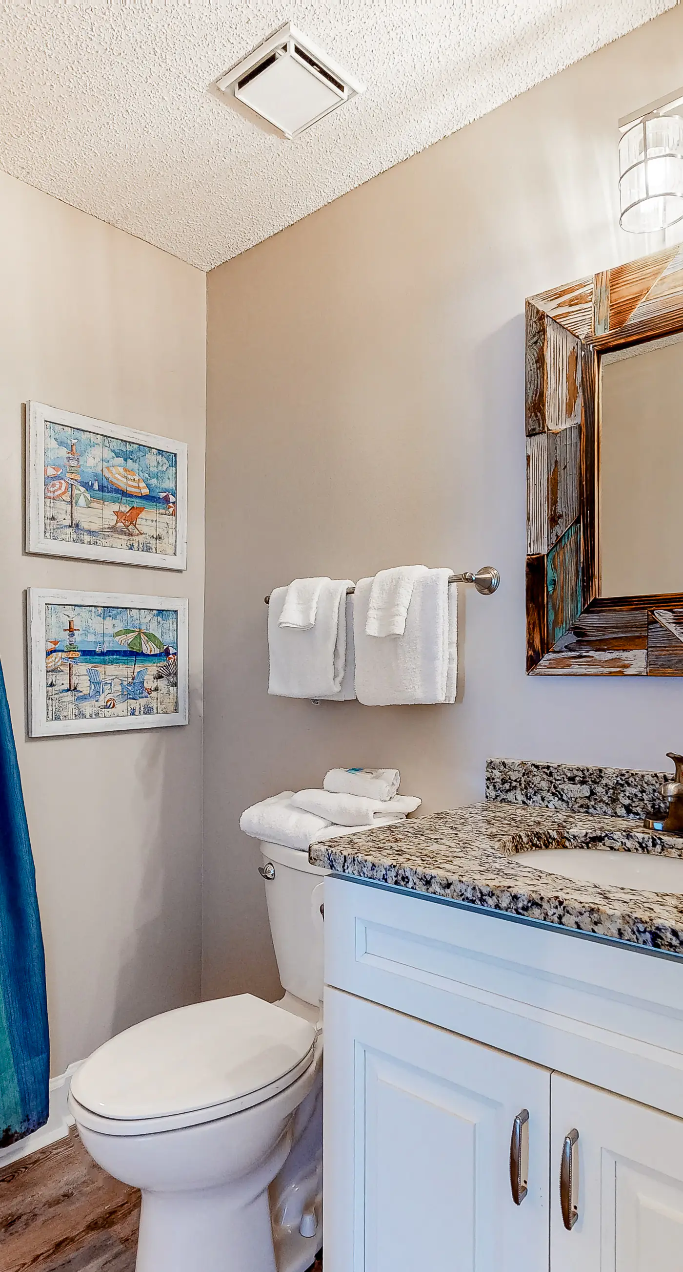 Lovely Condo on 11th Floor with Shared Pool, Hot Tub, Sauna, Balcony, Free WiFi