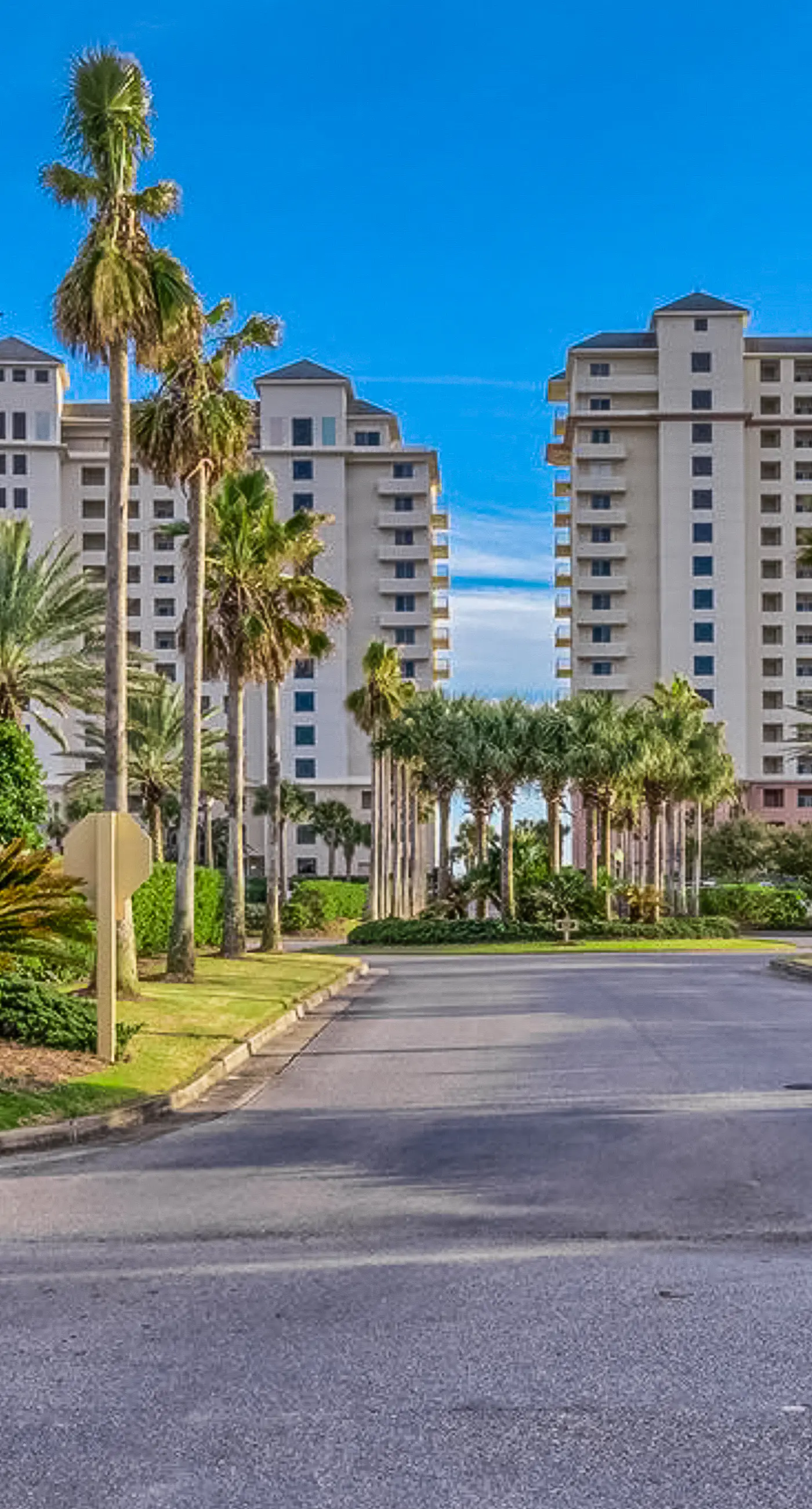 Lovely Condo on 11th Floor with Shared Pool, Hot Tub, Sauna, Balcony, Free WiFi