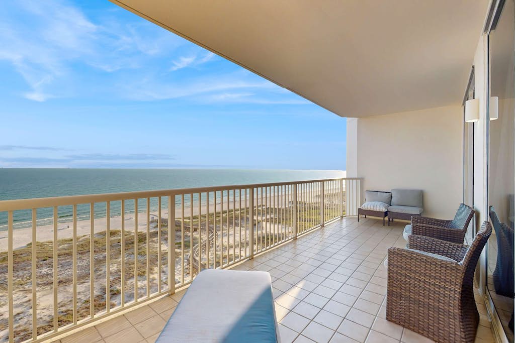 The Beach Club 1007C