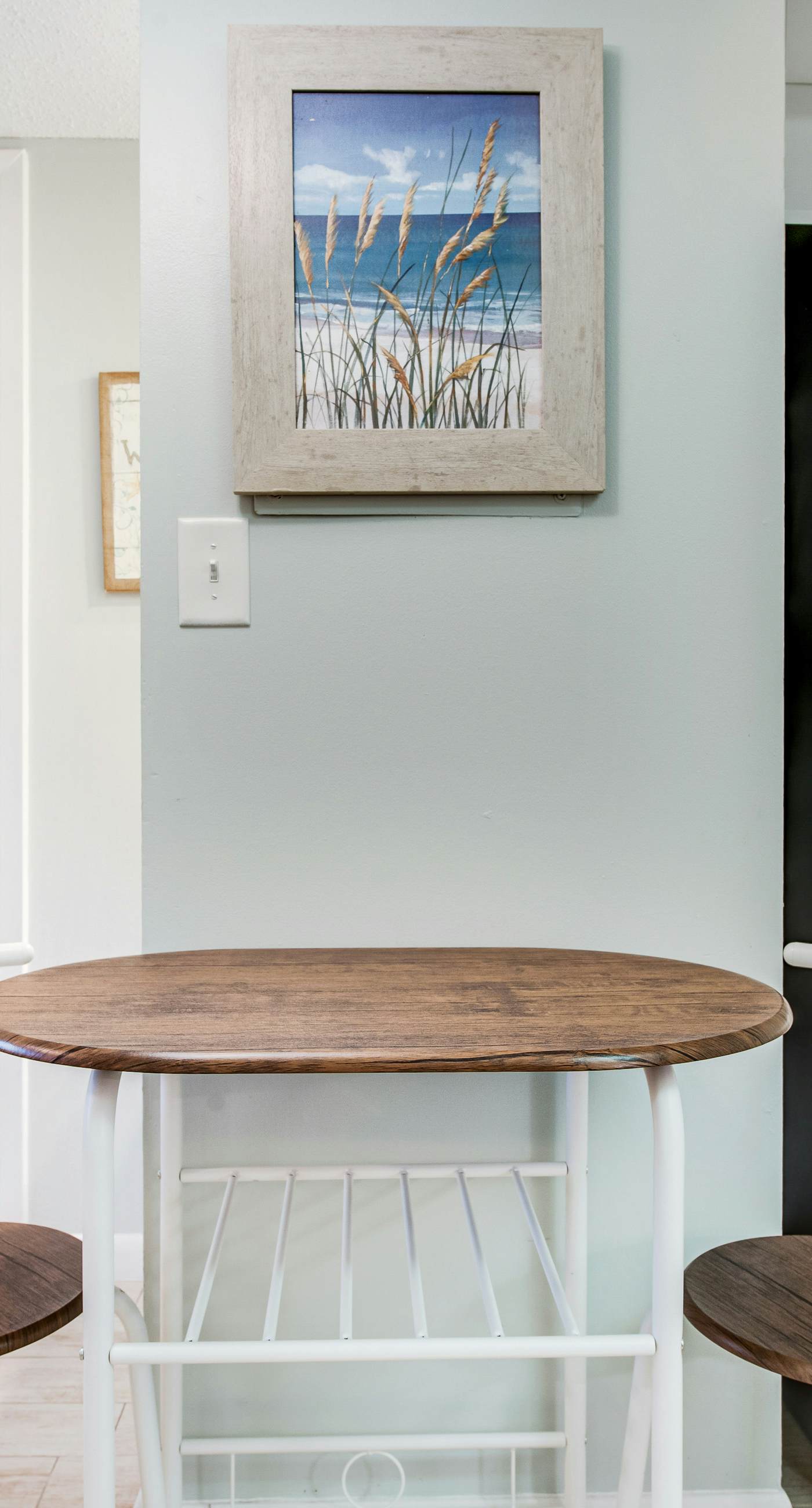 Fifth floor oceanfront studio with central AC, WiFi, pools and gym